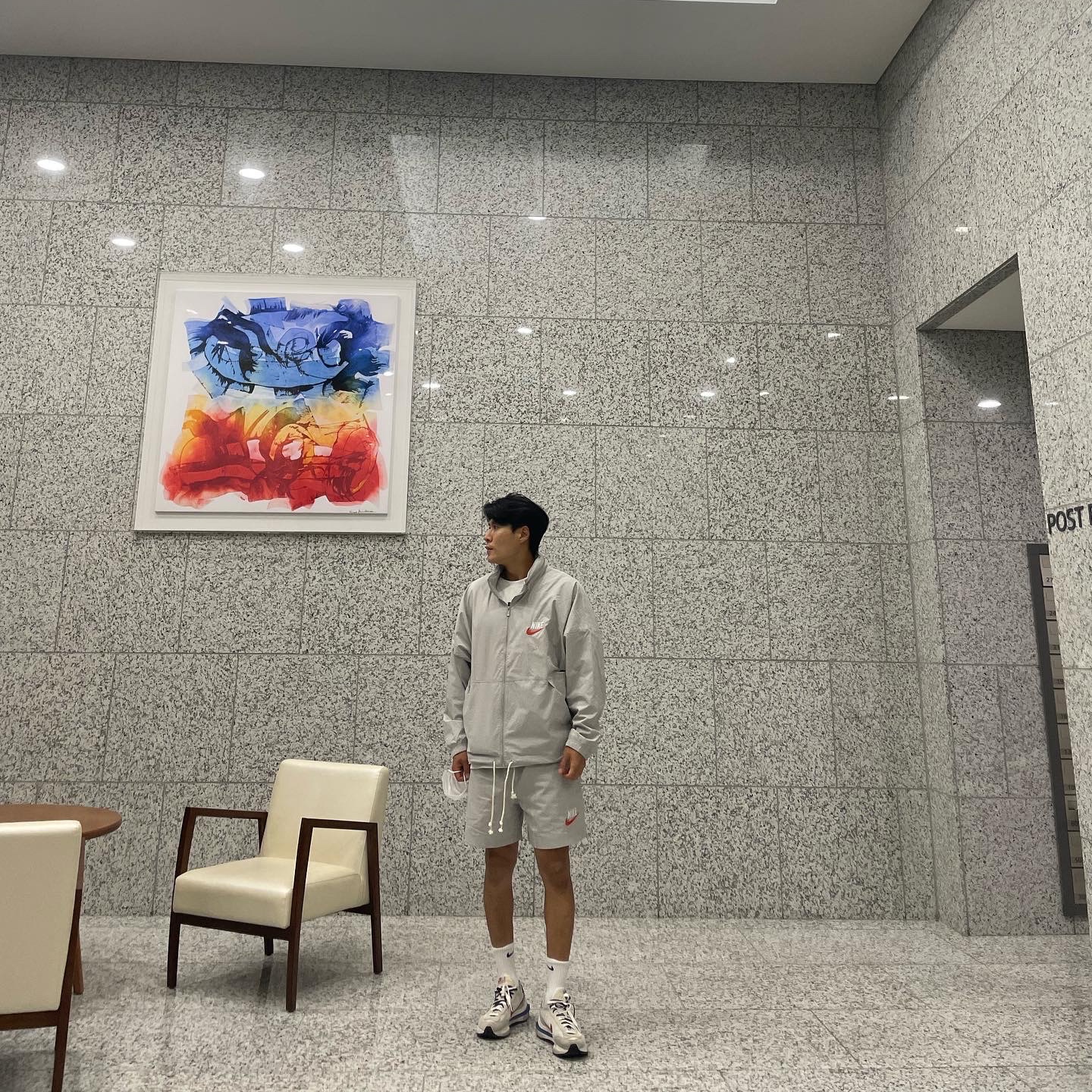 Nike x Sacai VaporWaffle Royal Fuchsia 착용 스타일 - 3