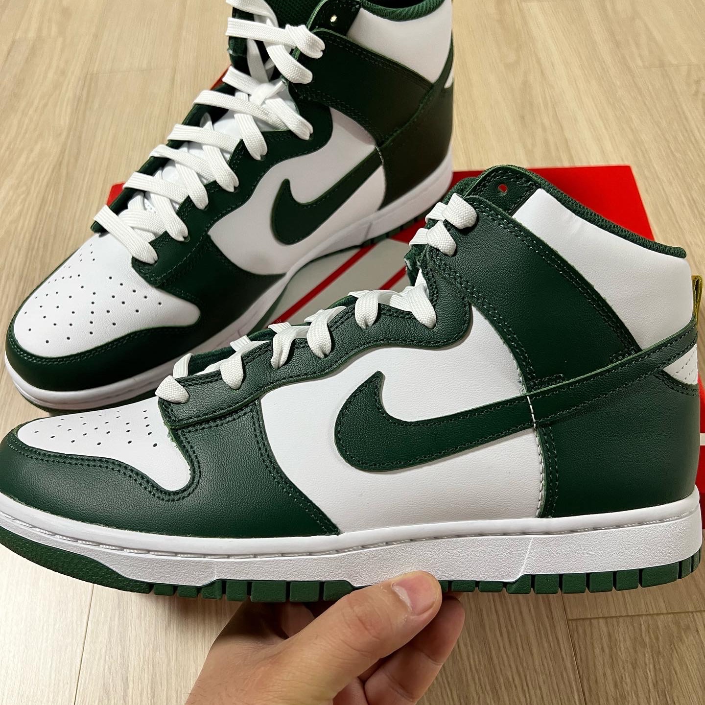 Nike Dunk High Retro Noble Green 착용 스타일