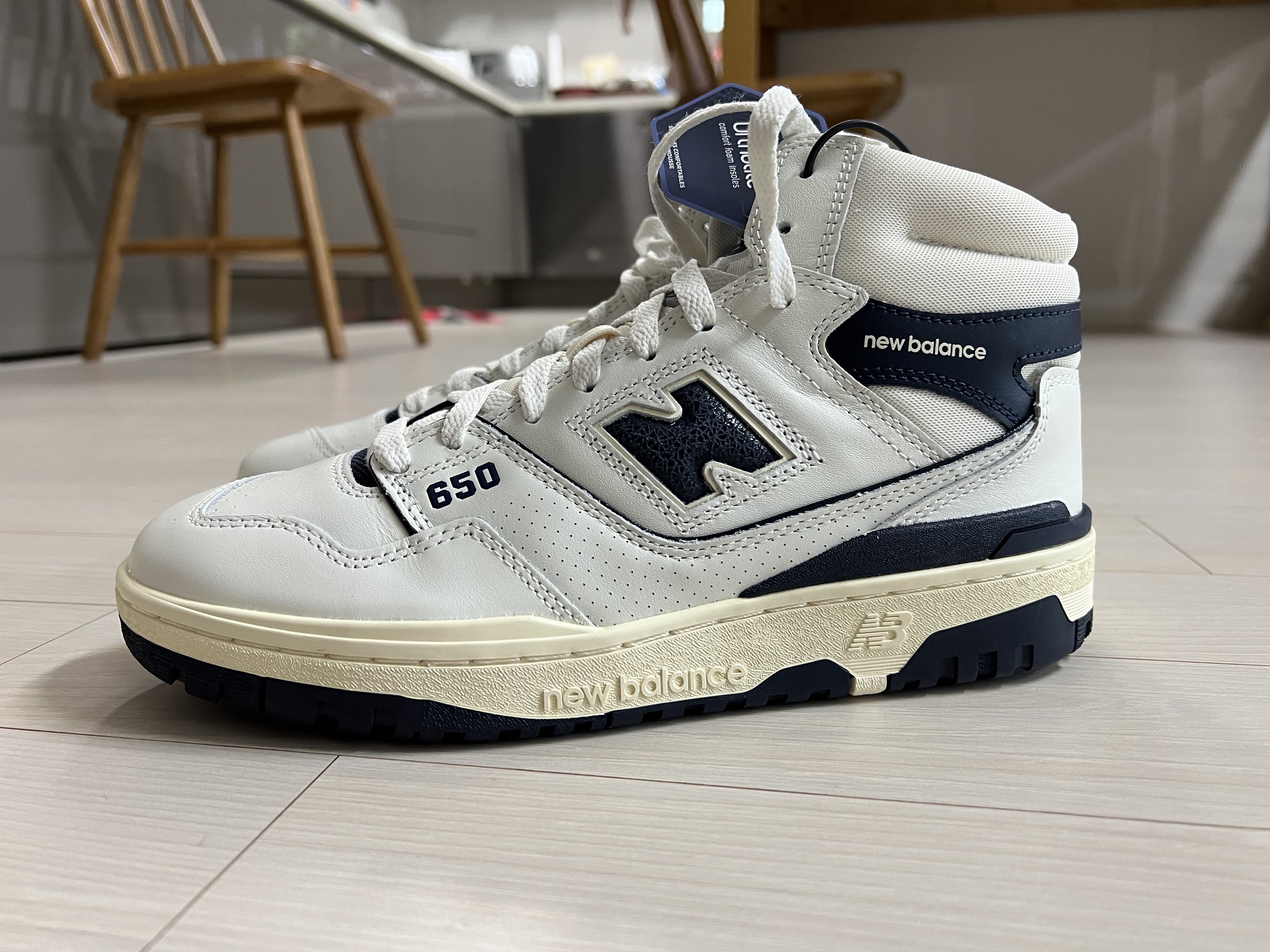 New Balance x Aime Leon Dore 650R White Navy 착용 스타일 - 2