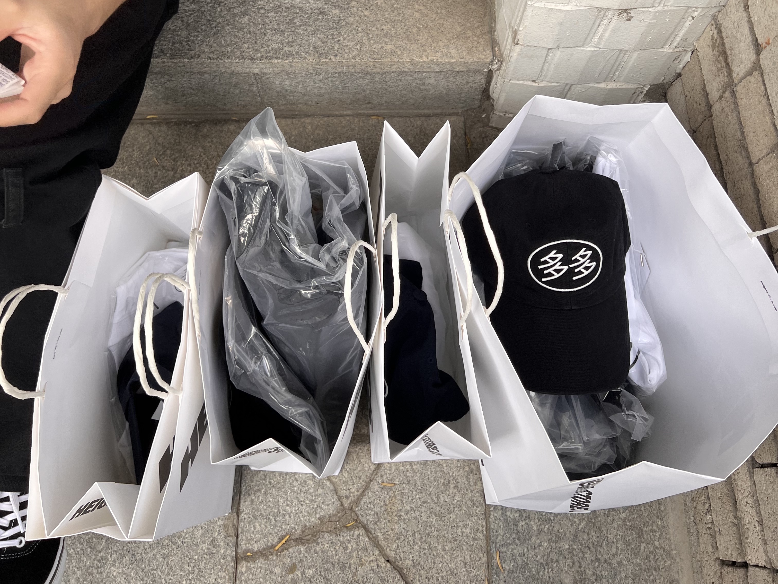 Dada Student Cap Black, Dada Student Cap Navy 착용 스타일 - 3