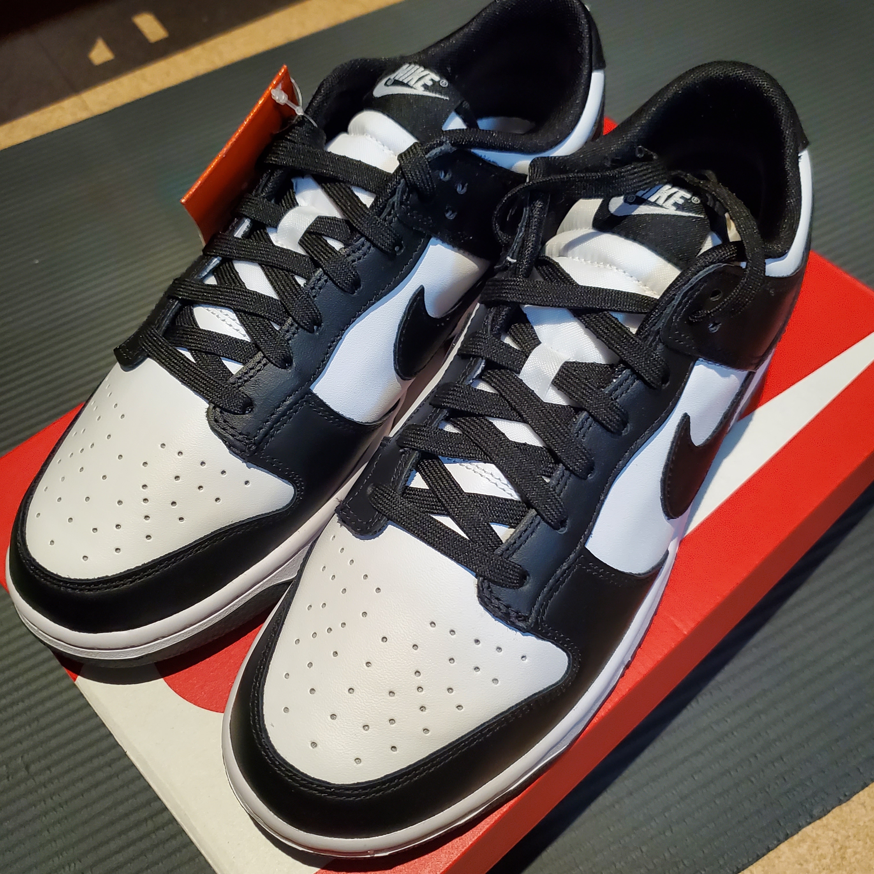Nike Dunk Low Retro Black 착용 스타일