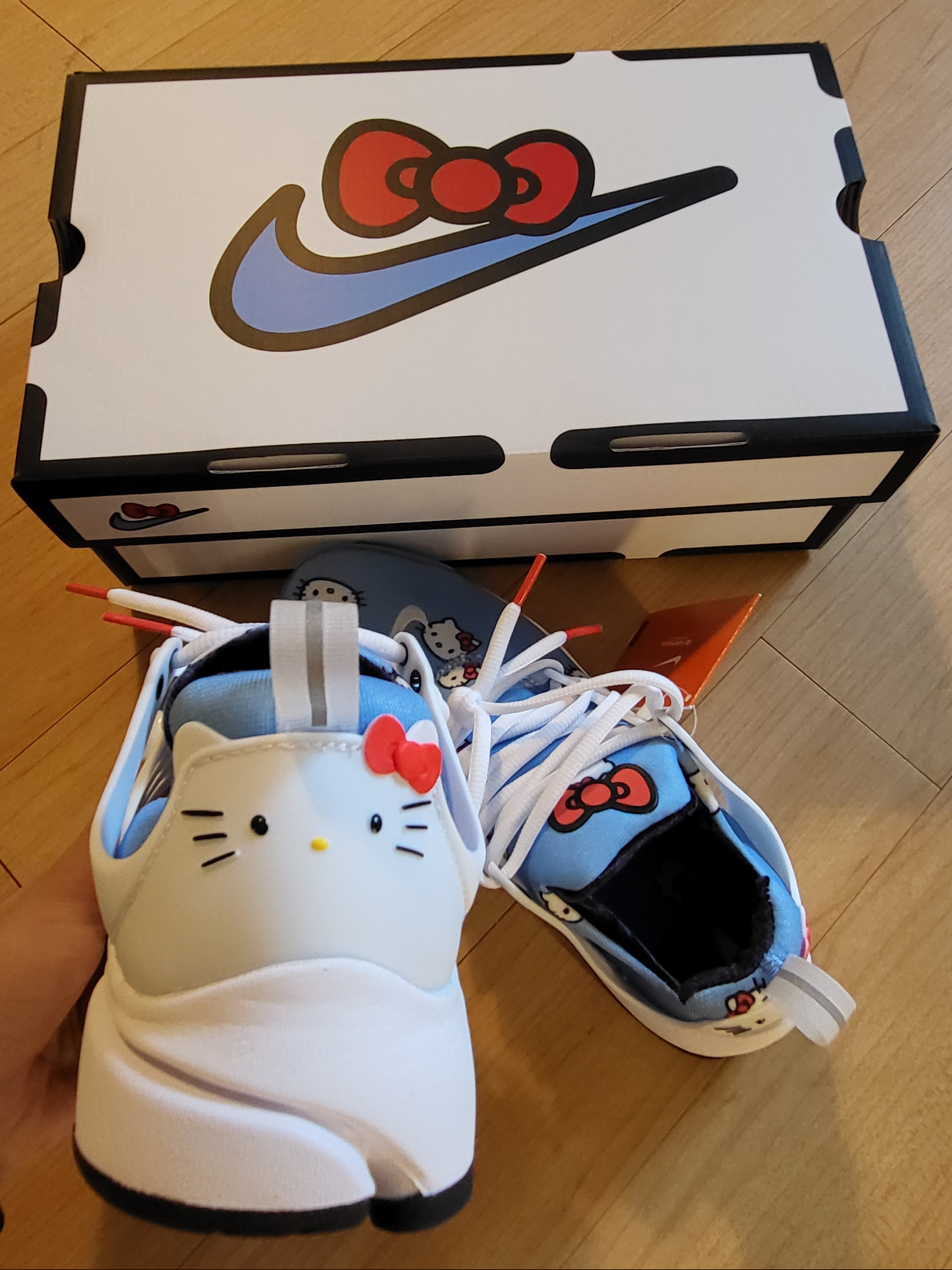 Nike x Hello Kitty Air Presto University Blue 착용 스타일 - 2