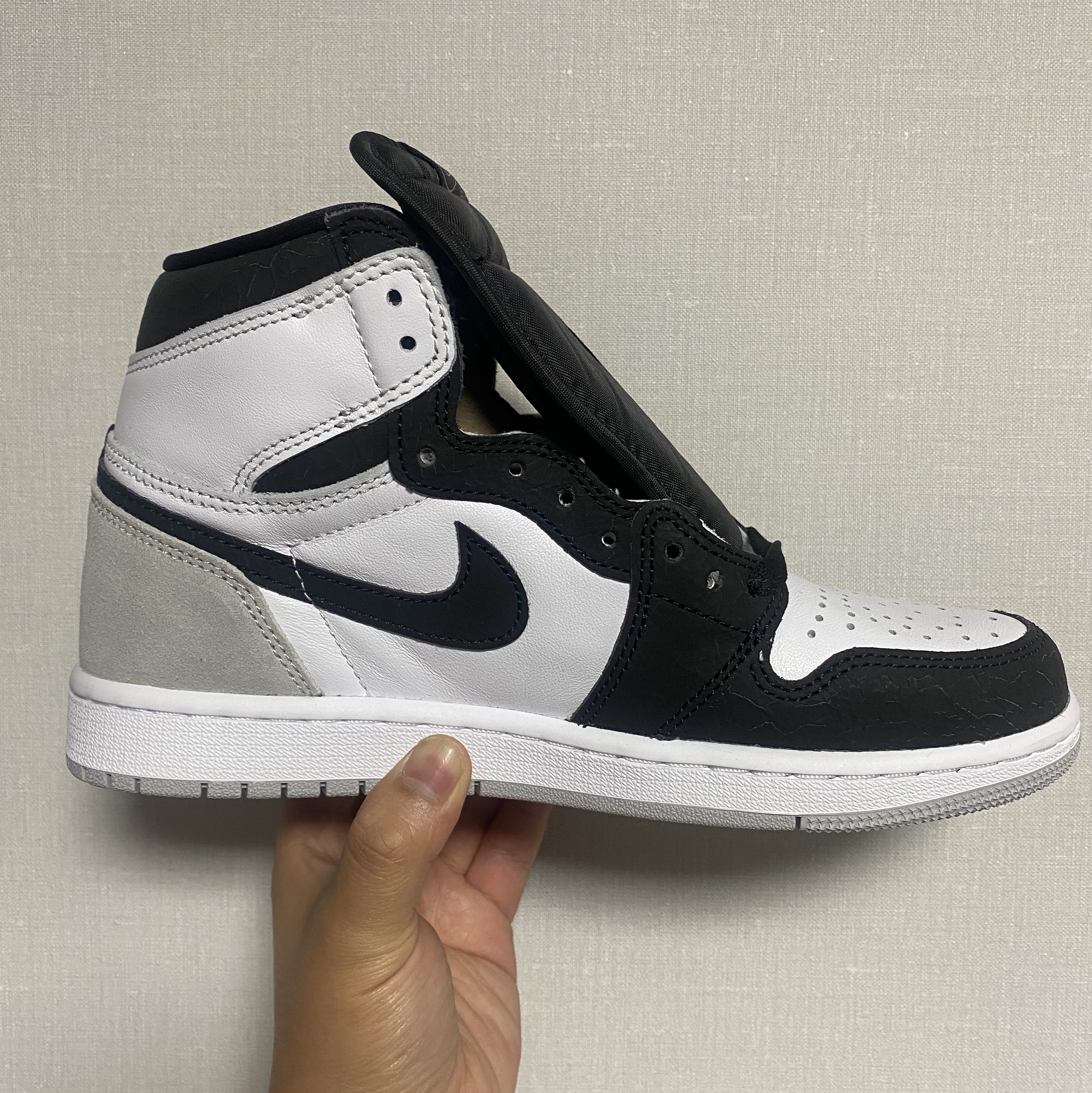 Jordan 1 Retro High OG Bleached Coral 착용 스타일