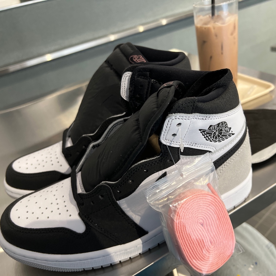 Jordan 1 Retro High OG Bleached Coral 착용 스타일