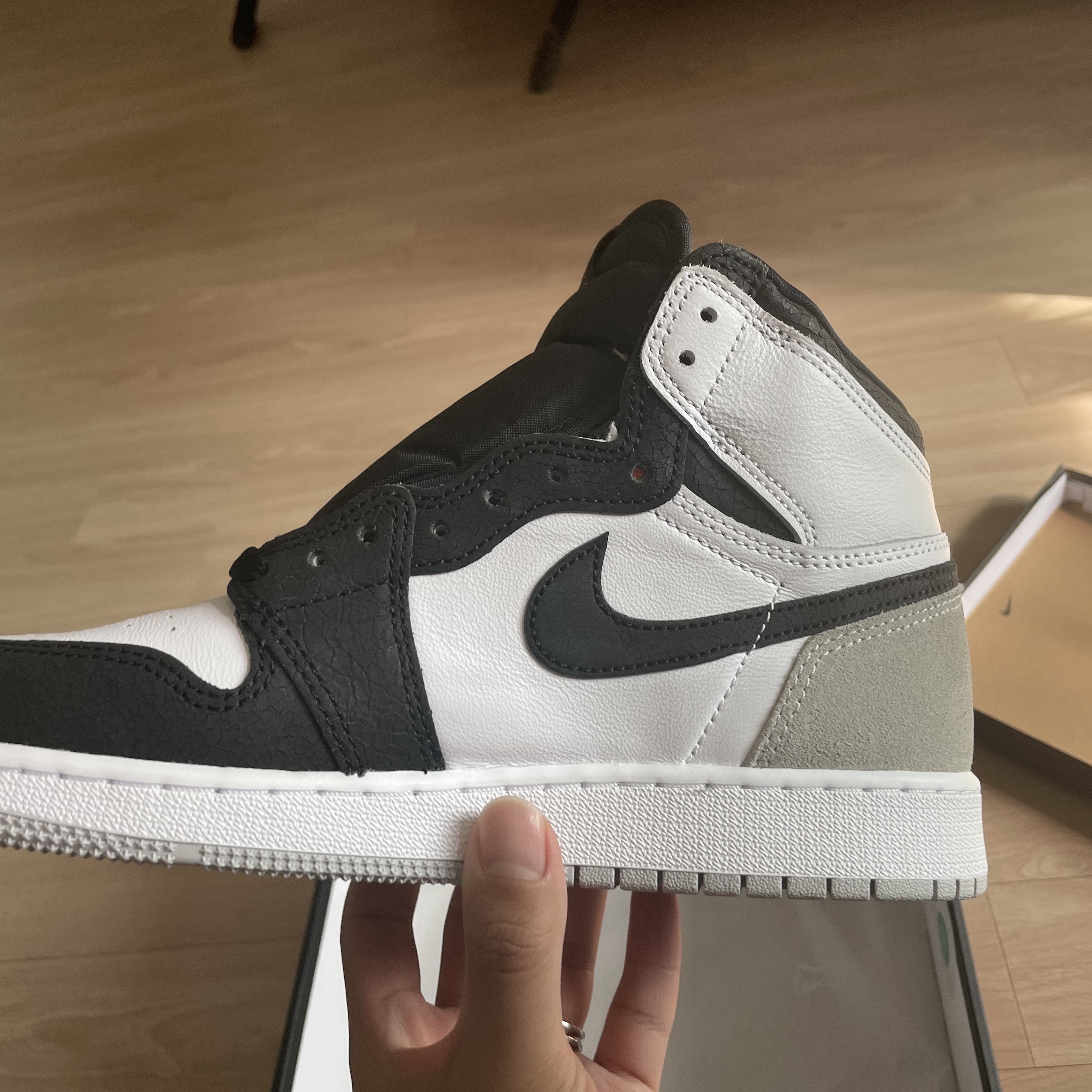 (GS) Jordan 1 Retro High OG Bleached Coral 착용 스타일 - 1