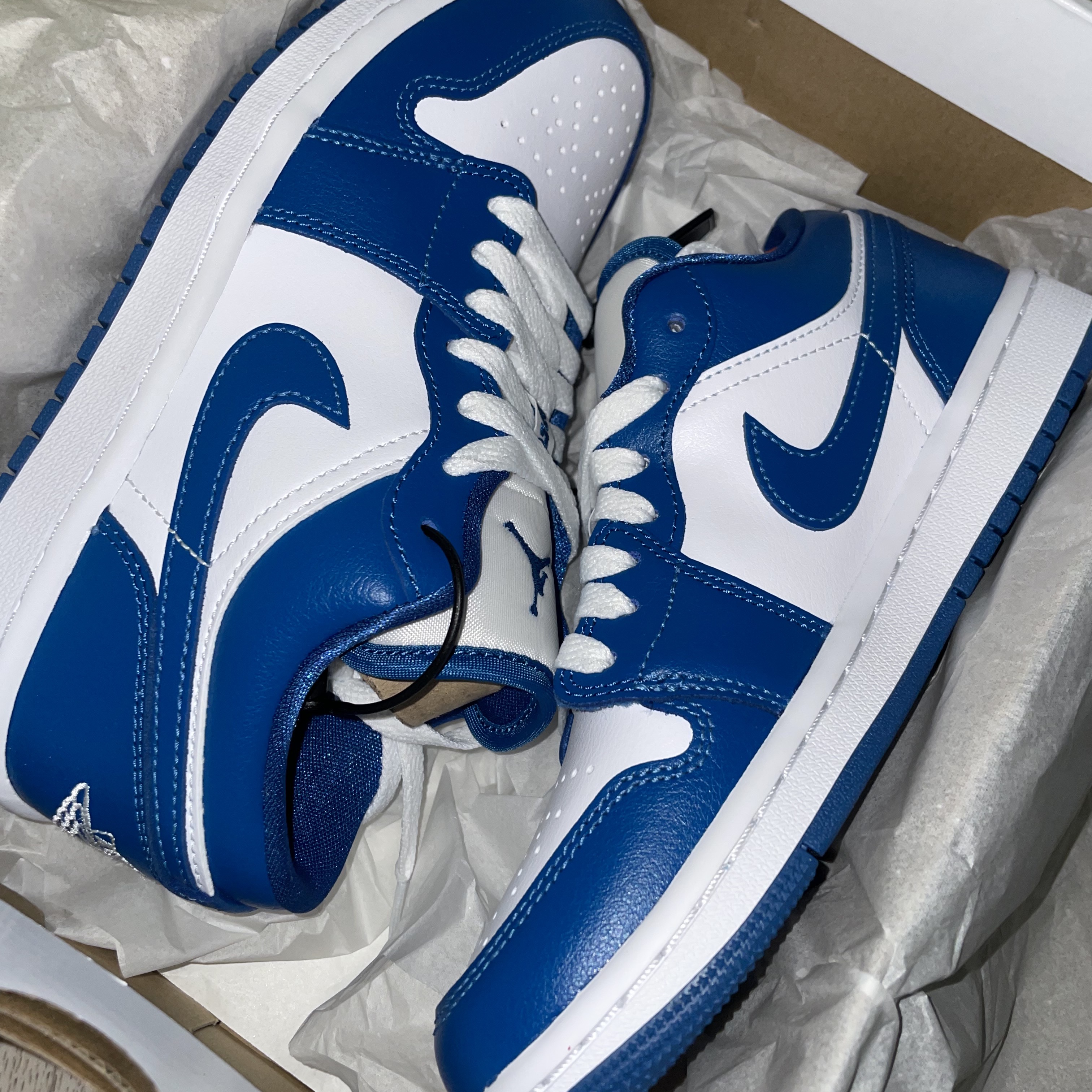(W) Jordan 1 Low White Dark Marina Blue 착용 스타일