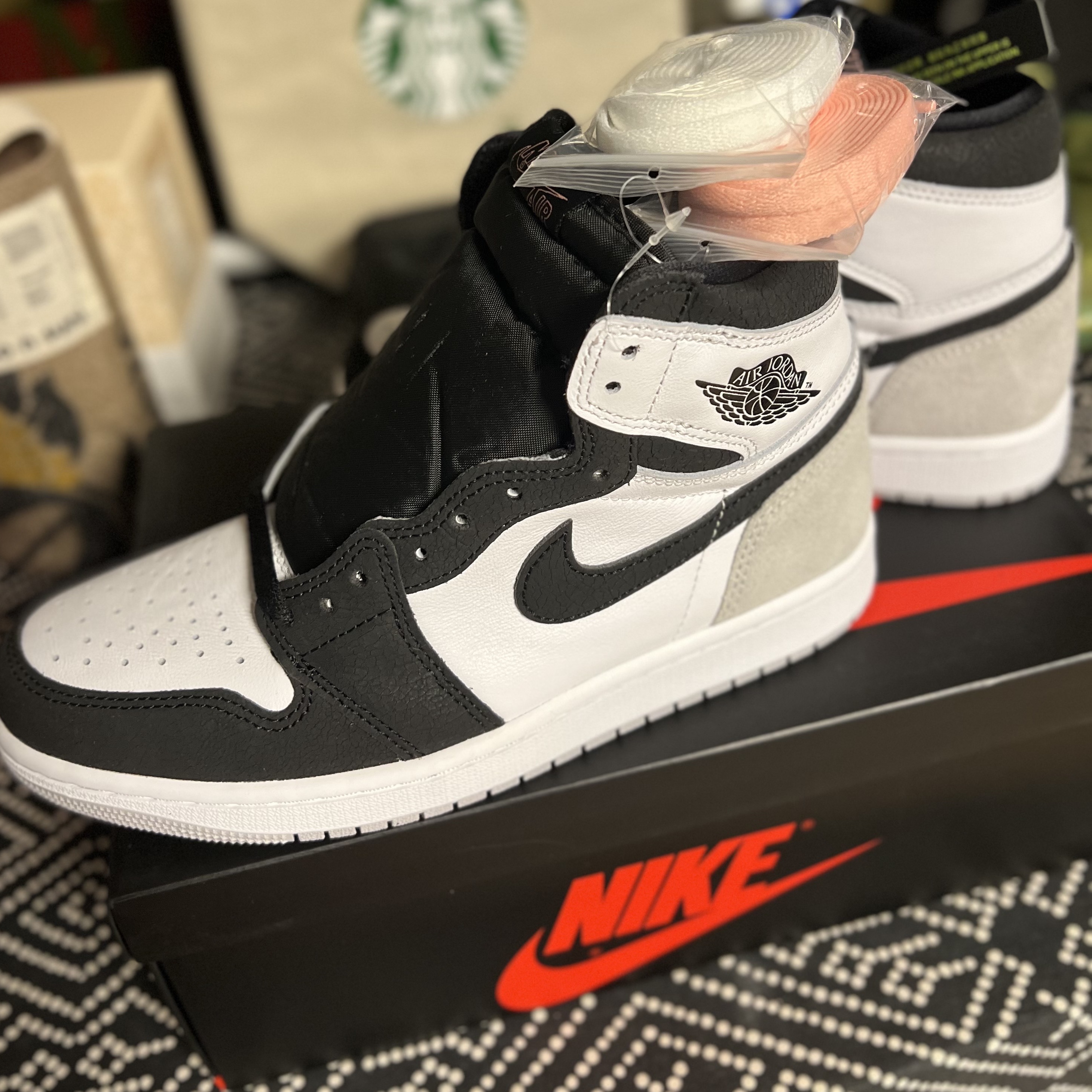 Jordan 1 Retro High OG Bleached Coral 착용 스타일 - 1