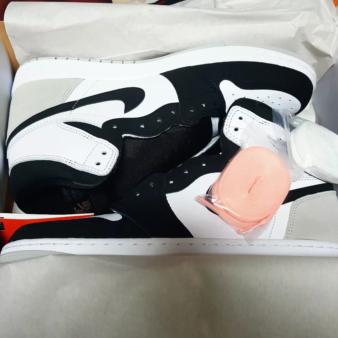 Jordan 1 Retro High OG Bleached Coral 착용 스타일 - 3