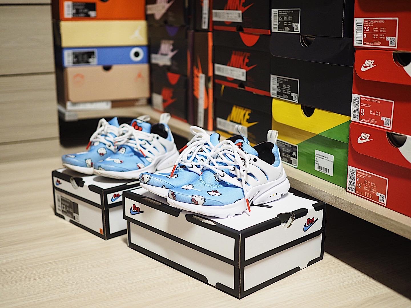 (PS) Nike x Hello Kitty Air Presto University Blue, Jordan 6 x Travis Scott Retro SP British Khaki 착용 스타일 - 1
