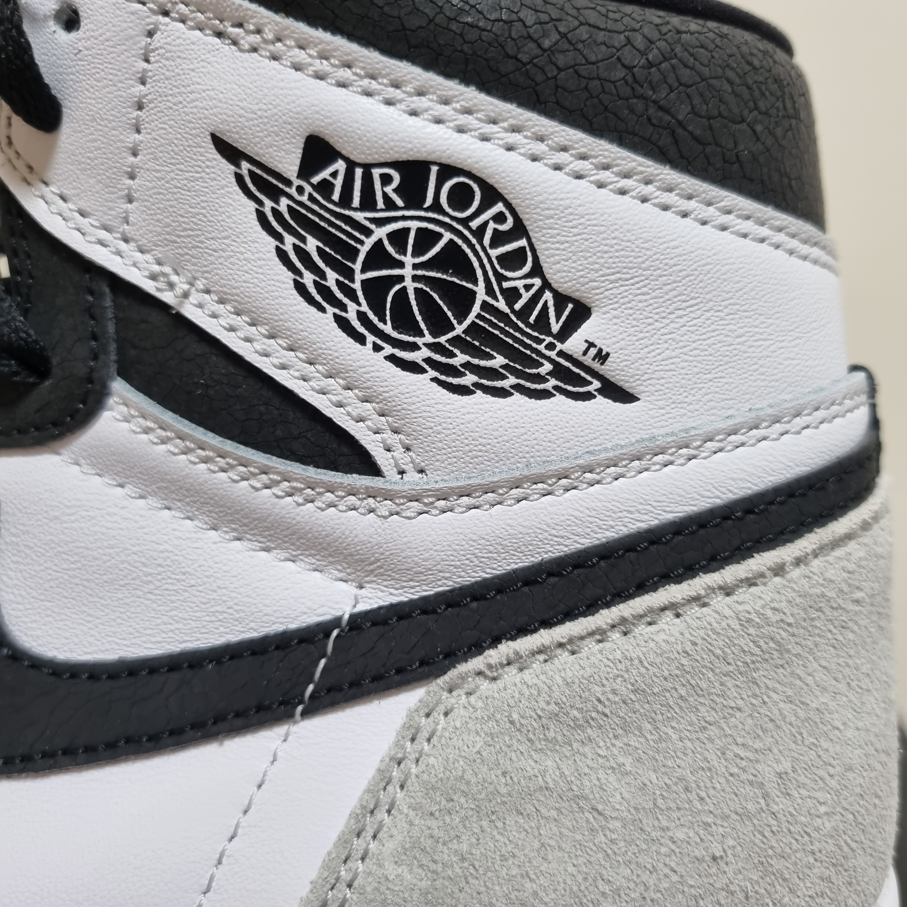 Jordan 1 Retro High OG Bleached Coral 착용 스타일 - 4