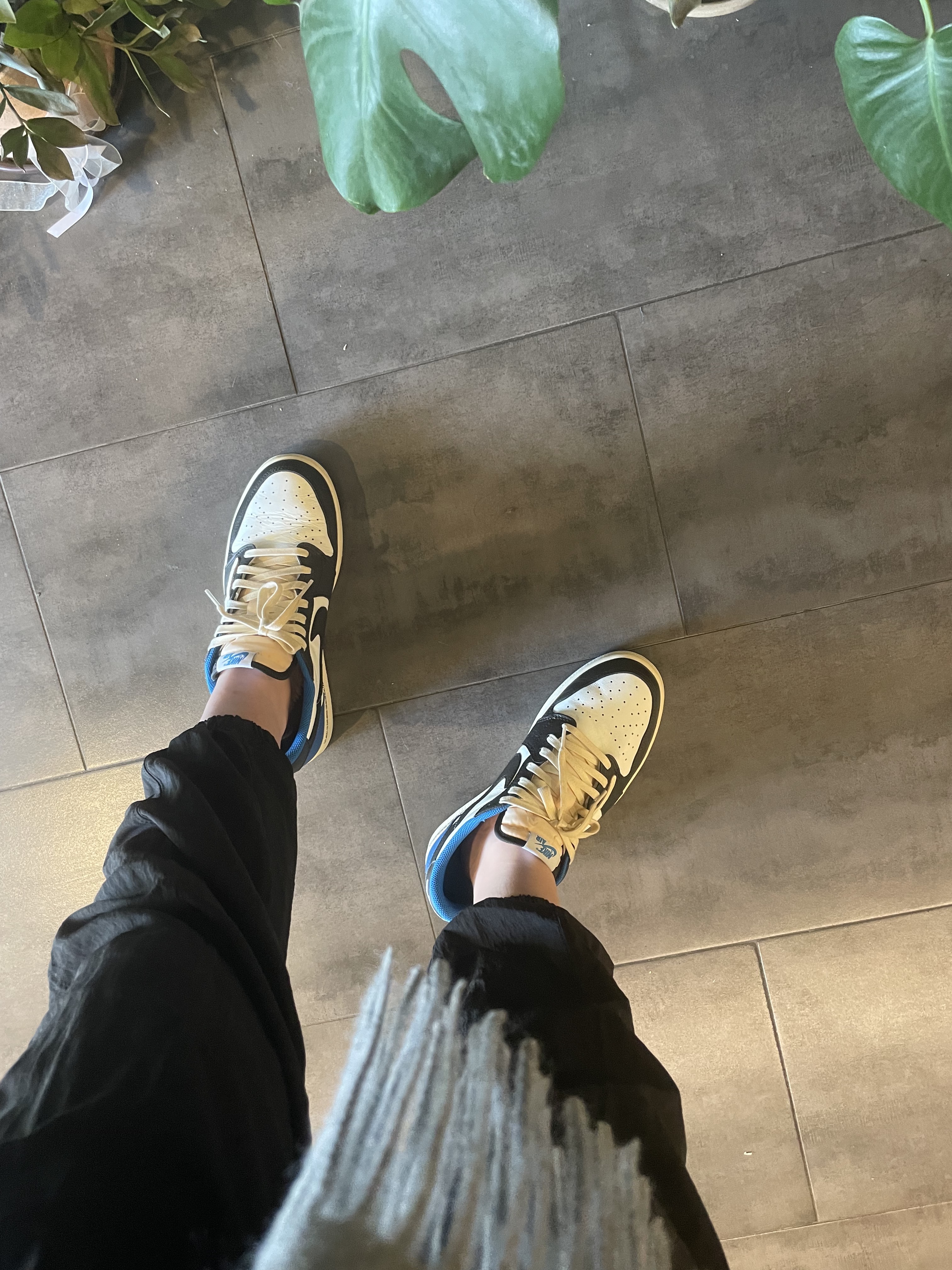 Jordan 1 x Travis Scott x Fragment Retro Low OG SP Military Blue 착용 스타일