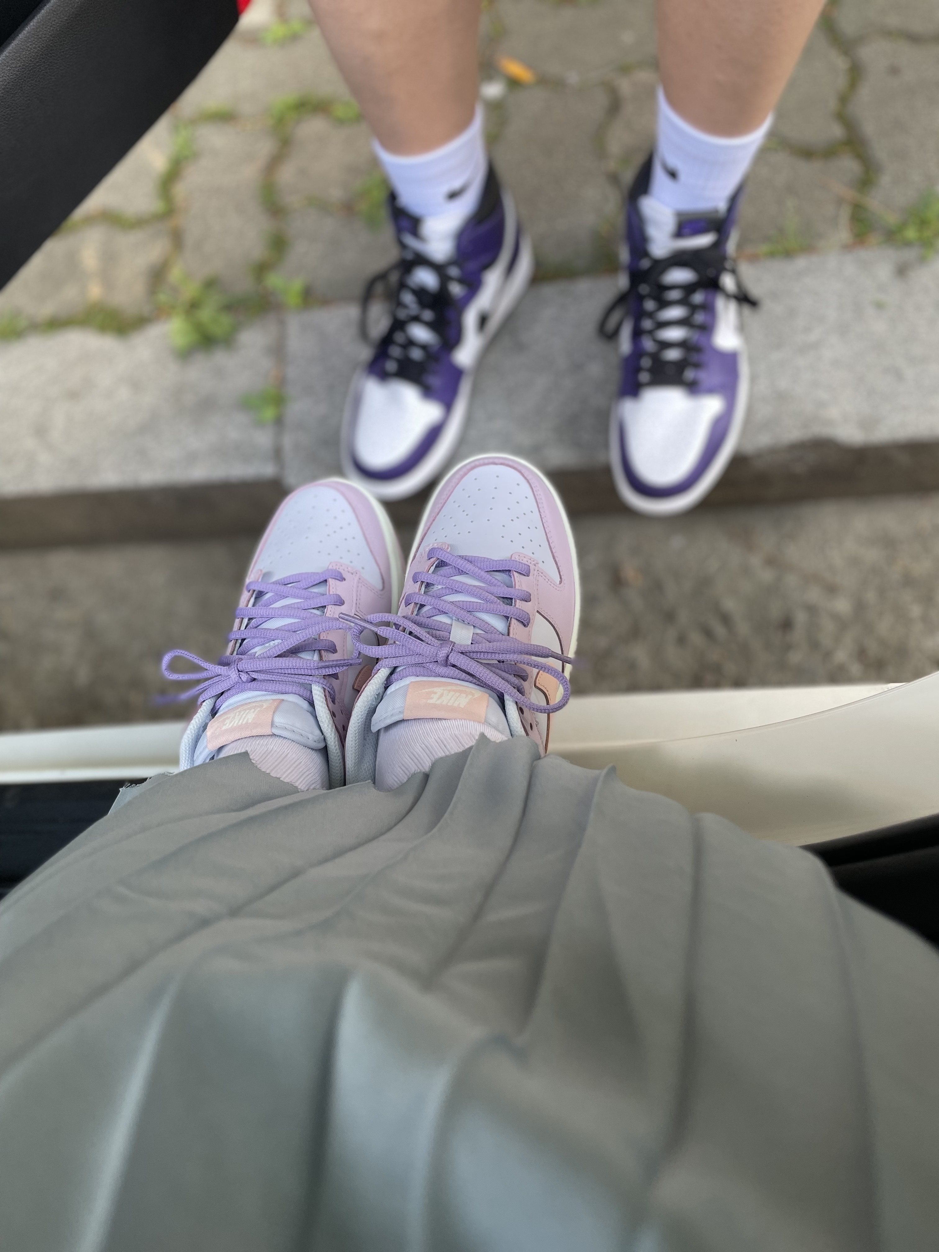 (W) Nike Dunk Low Atmosphere Pink, Jordan 1 Retro High OG Court Purple 2020 착용 스타일
