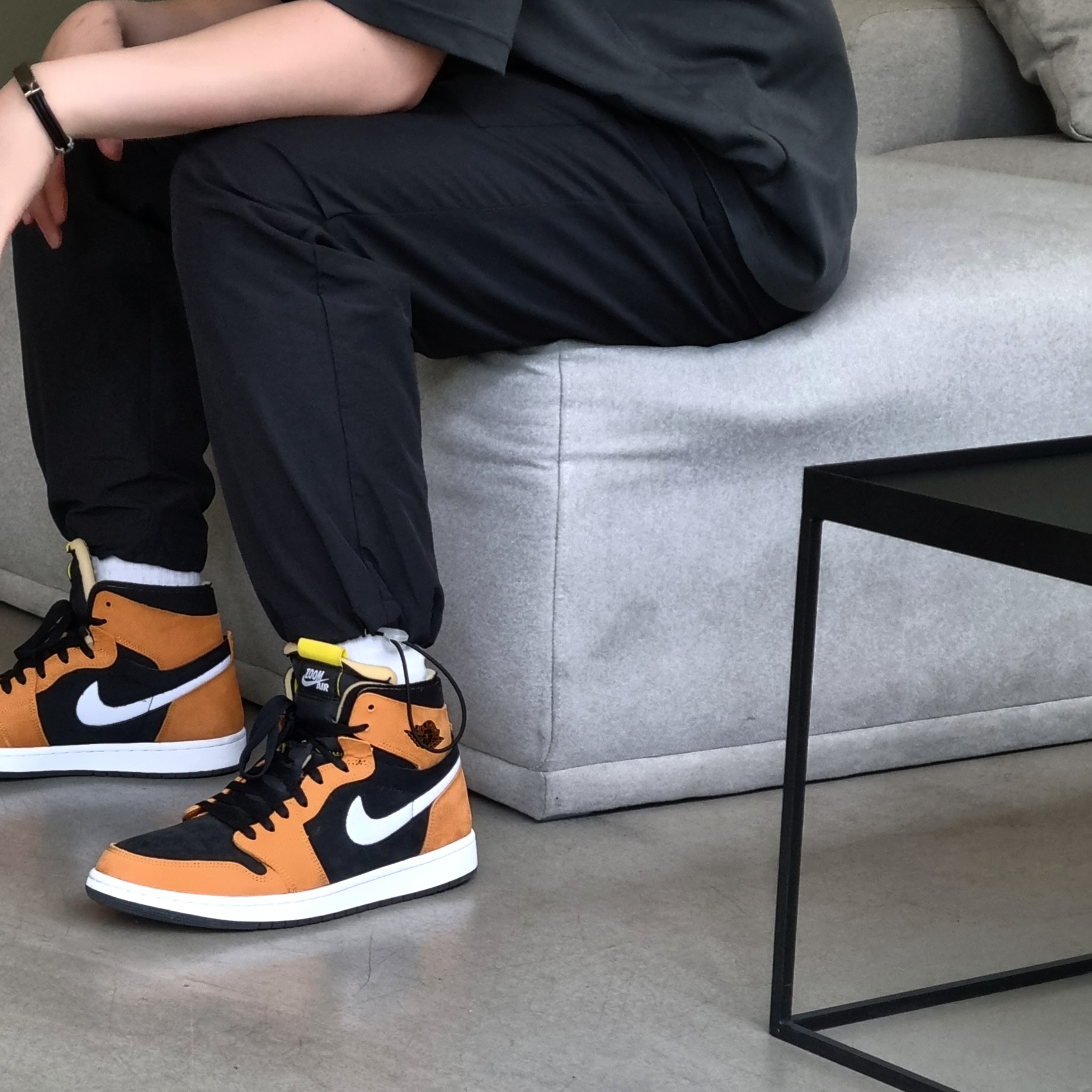 Jordan 1 Zoom Air CMFT Monarch Orange 착용 스타일