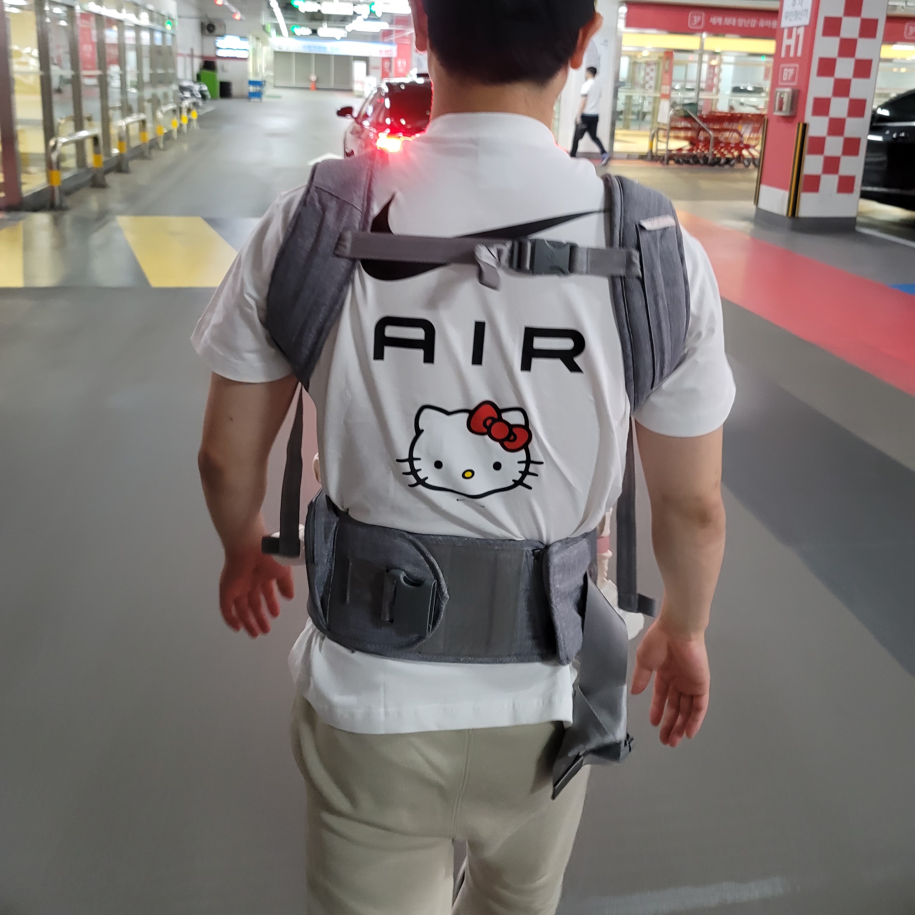 Nike x Hello Kitty NRG Air T-Shirt White - Asia 착용 스타일