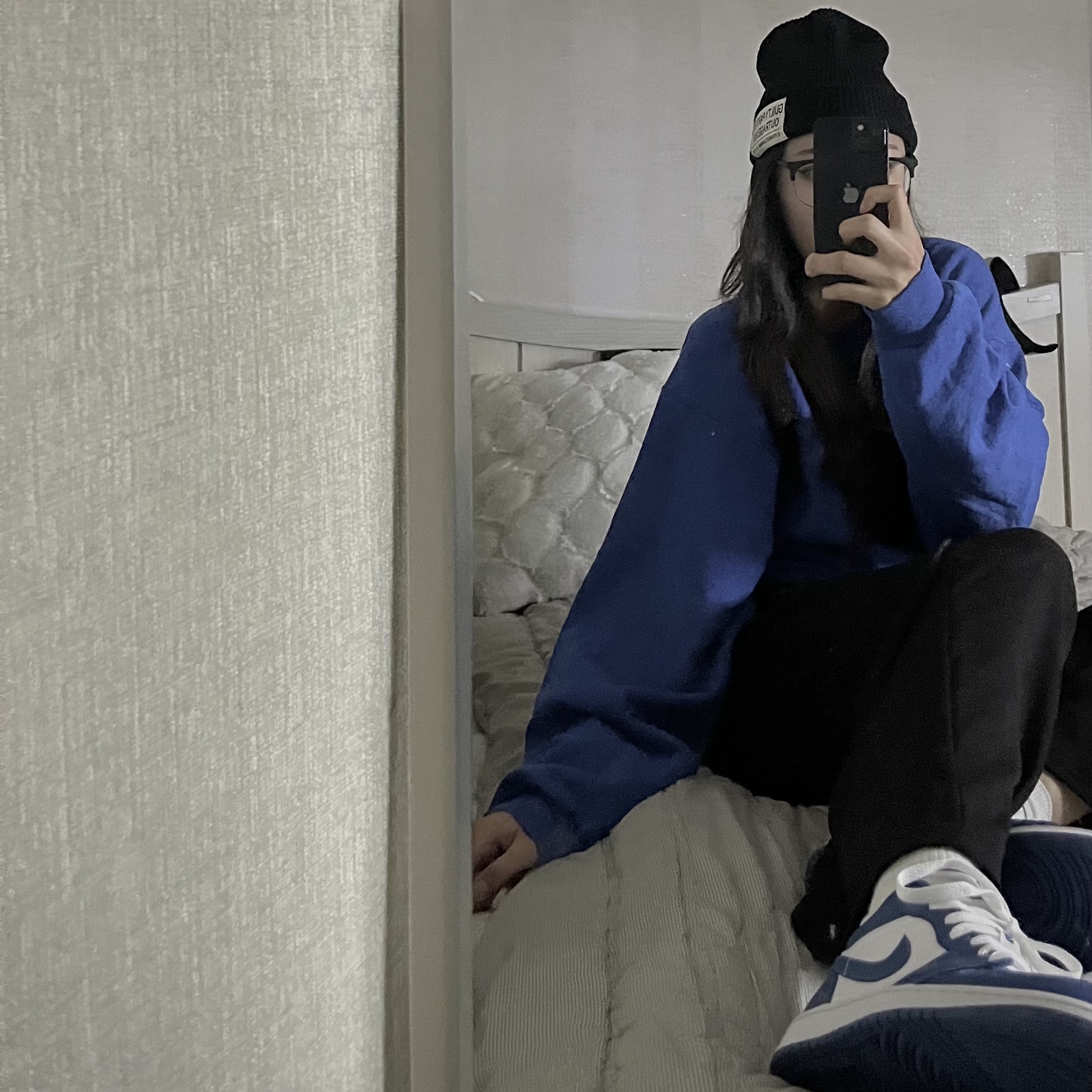 (W) Jordan 1 Low White Dark Marina Blue, Jordan 1 Retro High OG Dark Marina Blue 착용 스타일 - 1