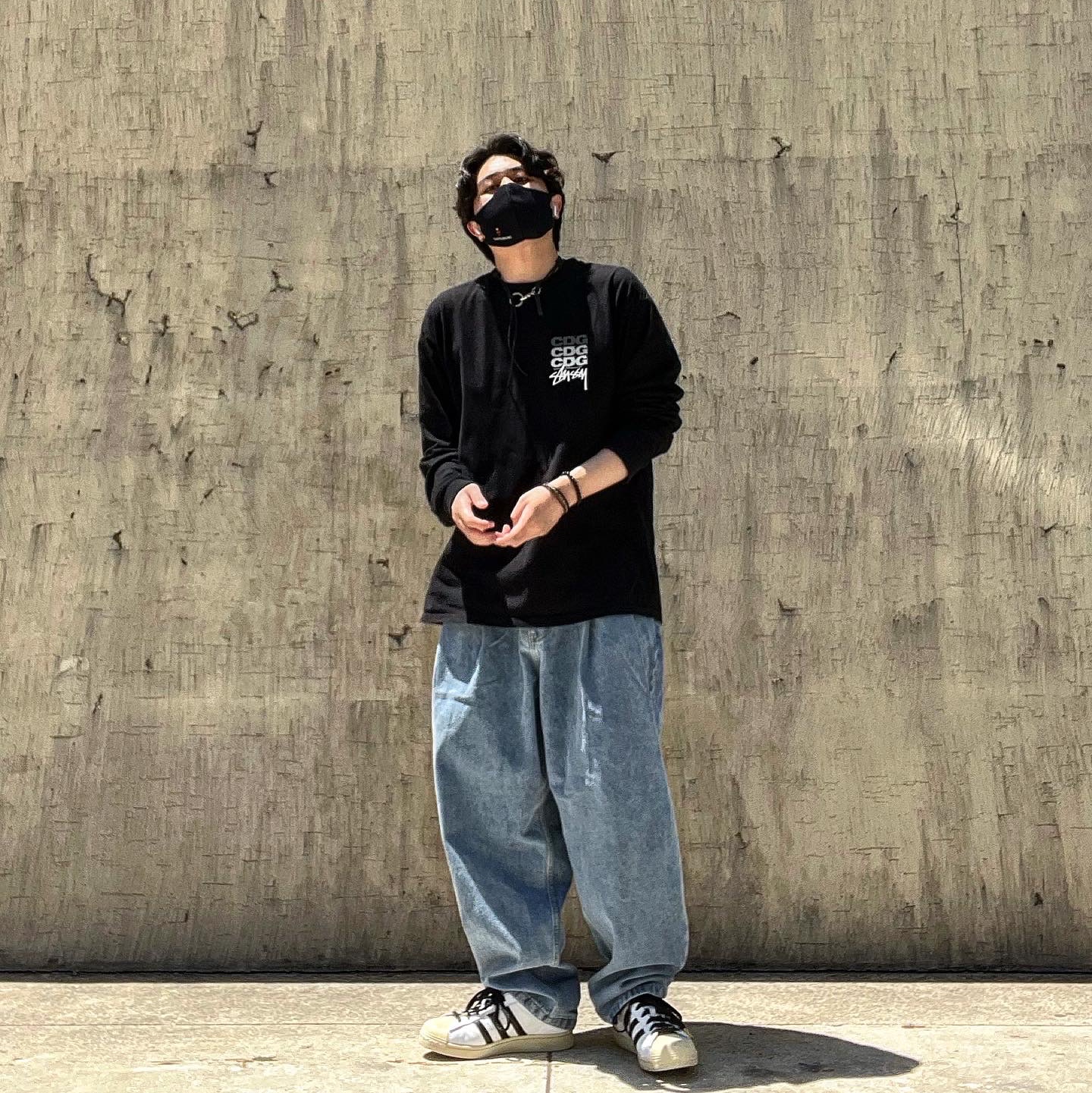Stussy x CDG Dot LS T-Shirt Black, Adidas Superstar Premium White Black 착용 스타일 - 1