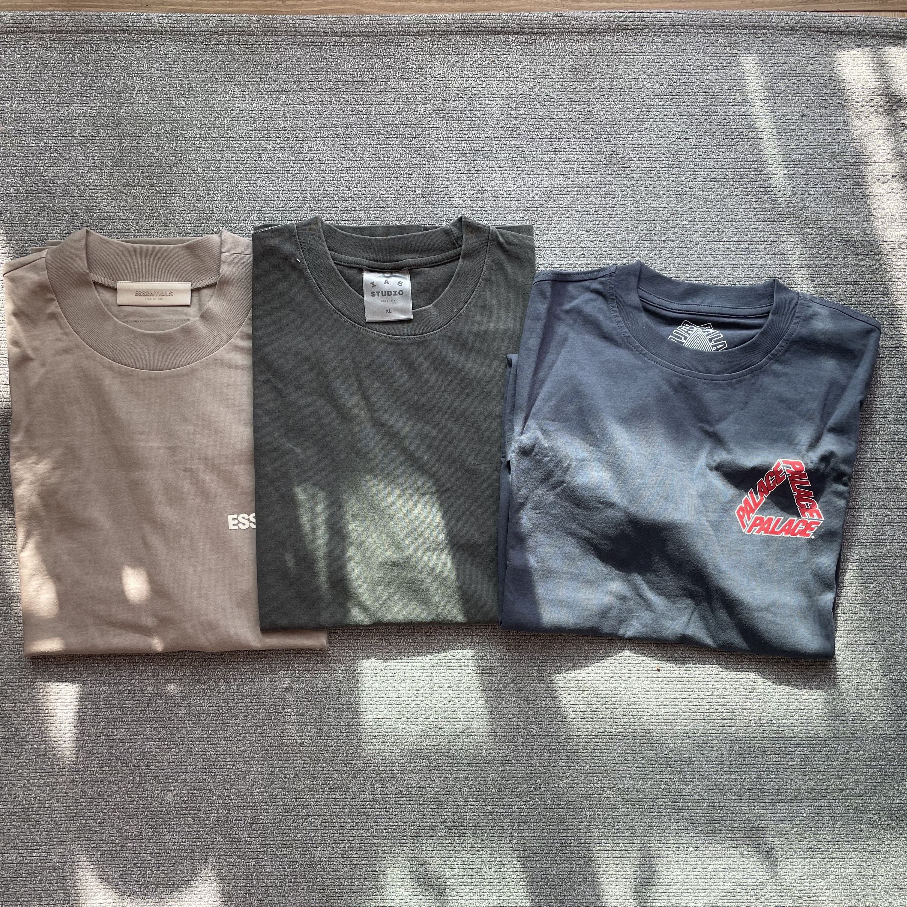 Essentials T-Shirt Desert Taupe - 22SS, IAB Studio Pigment T-Shirt Black 착용 스타일 - 1