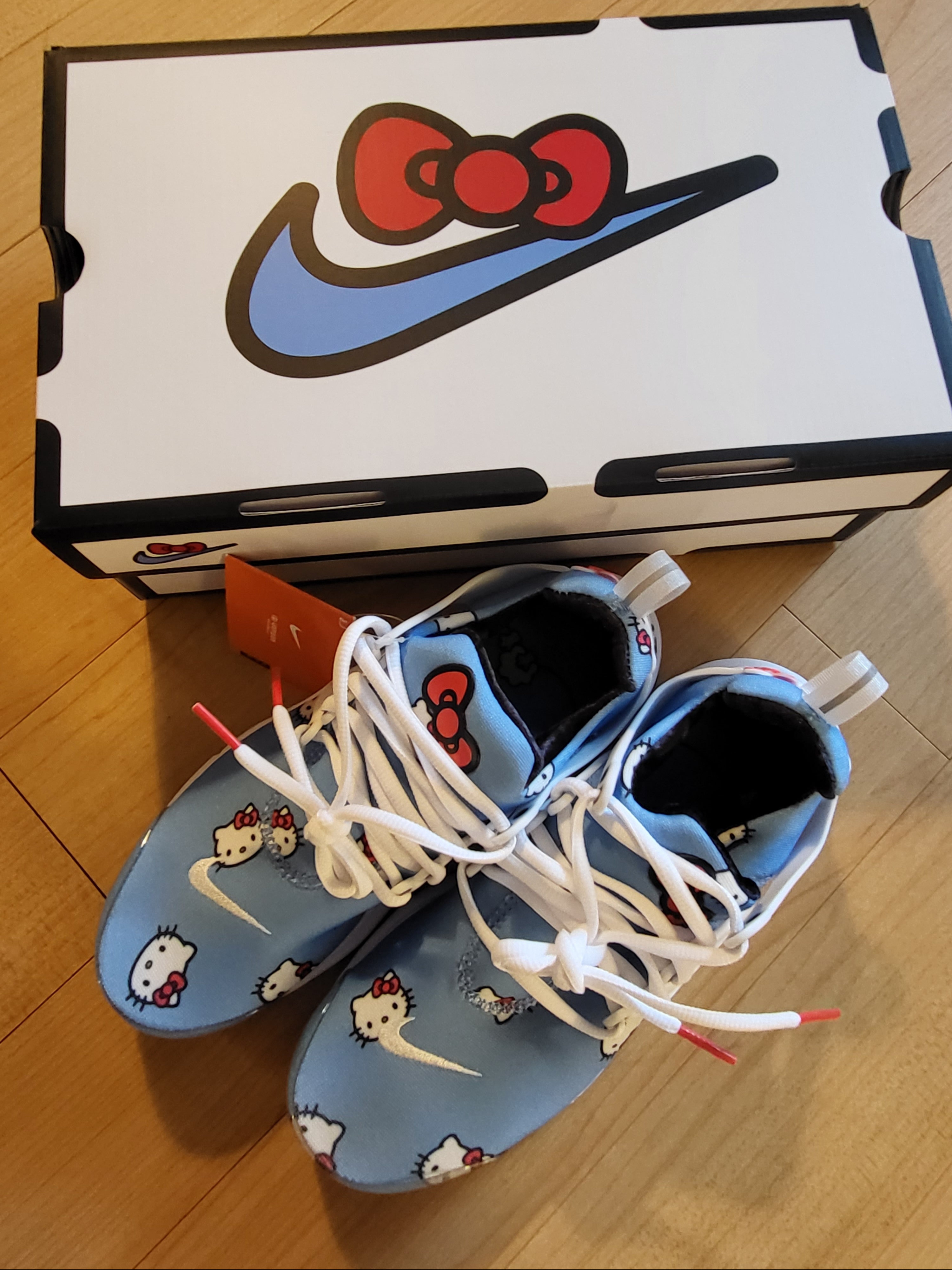 Nike x Hello Kitty Air Presto University Blue 착용 스타일 - 1