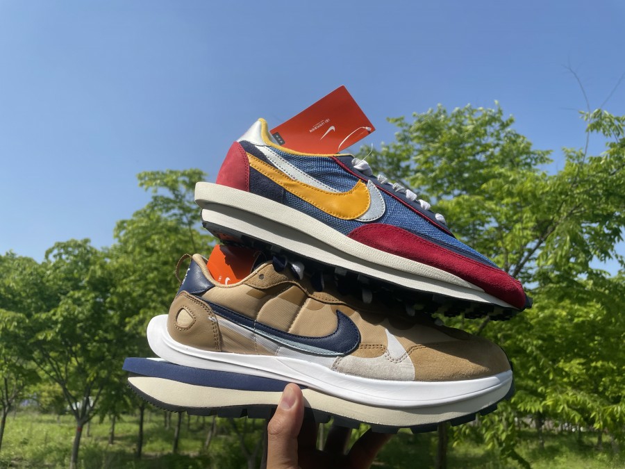 Nike x Sacai VaporWaffle Sesame and Blue Void 착용 스타일 - 2