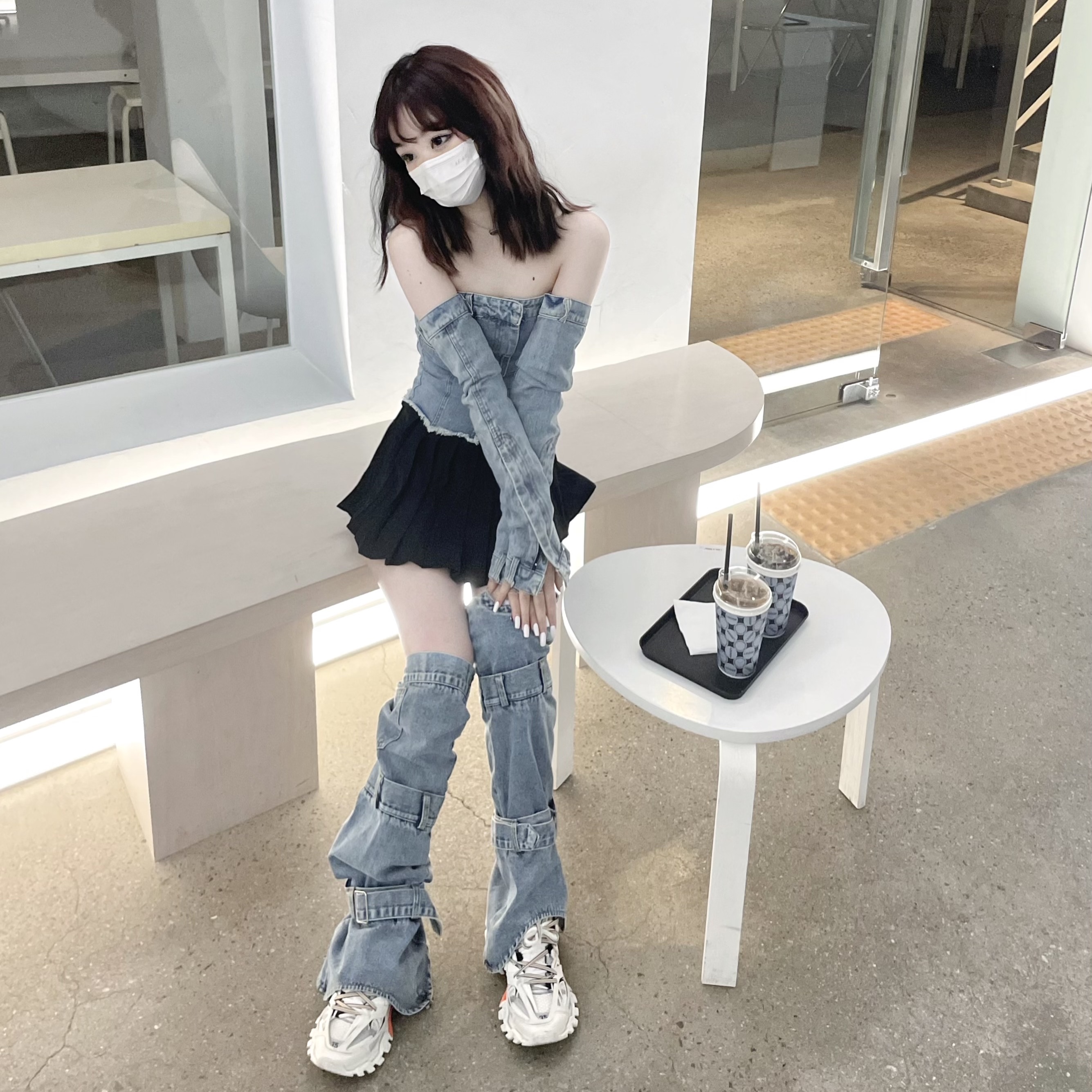 Balenciaga Track Sneakers White Orange 2019 착용 스타일 - 3