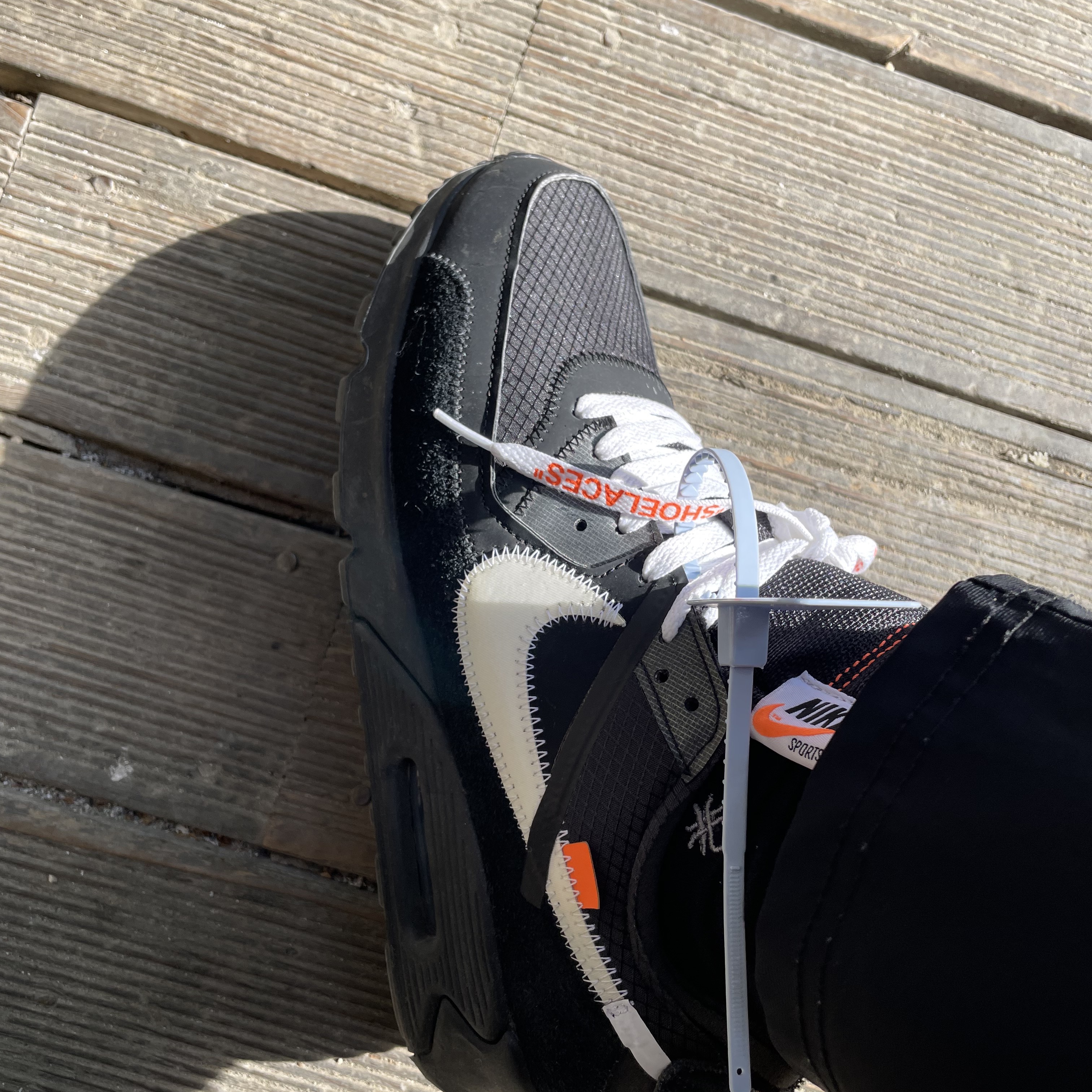 Nike x Off-White Air Max 90 V2 Black White 착용 스타일