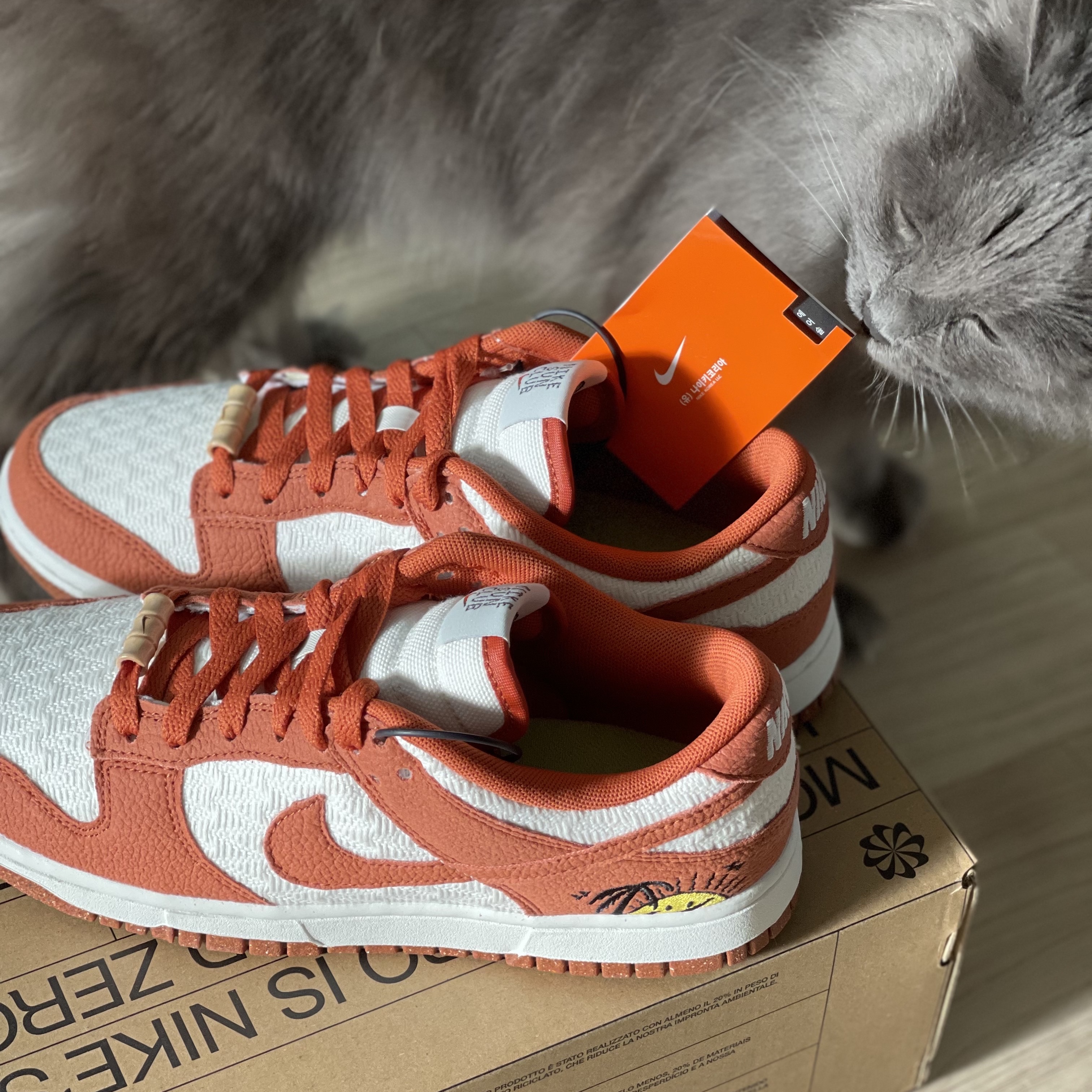 (W) Nike Dunk Low SE Sun Club Burnt Sunrise 착용 스타일