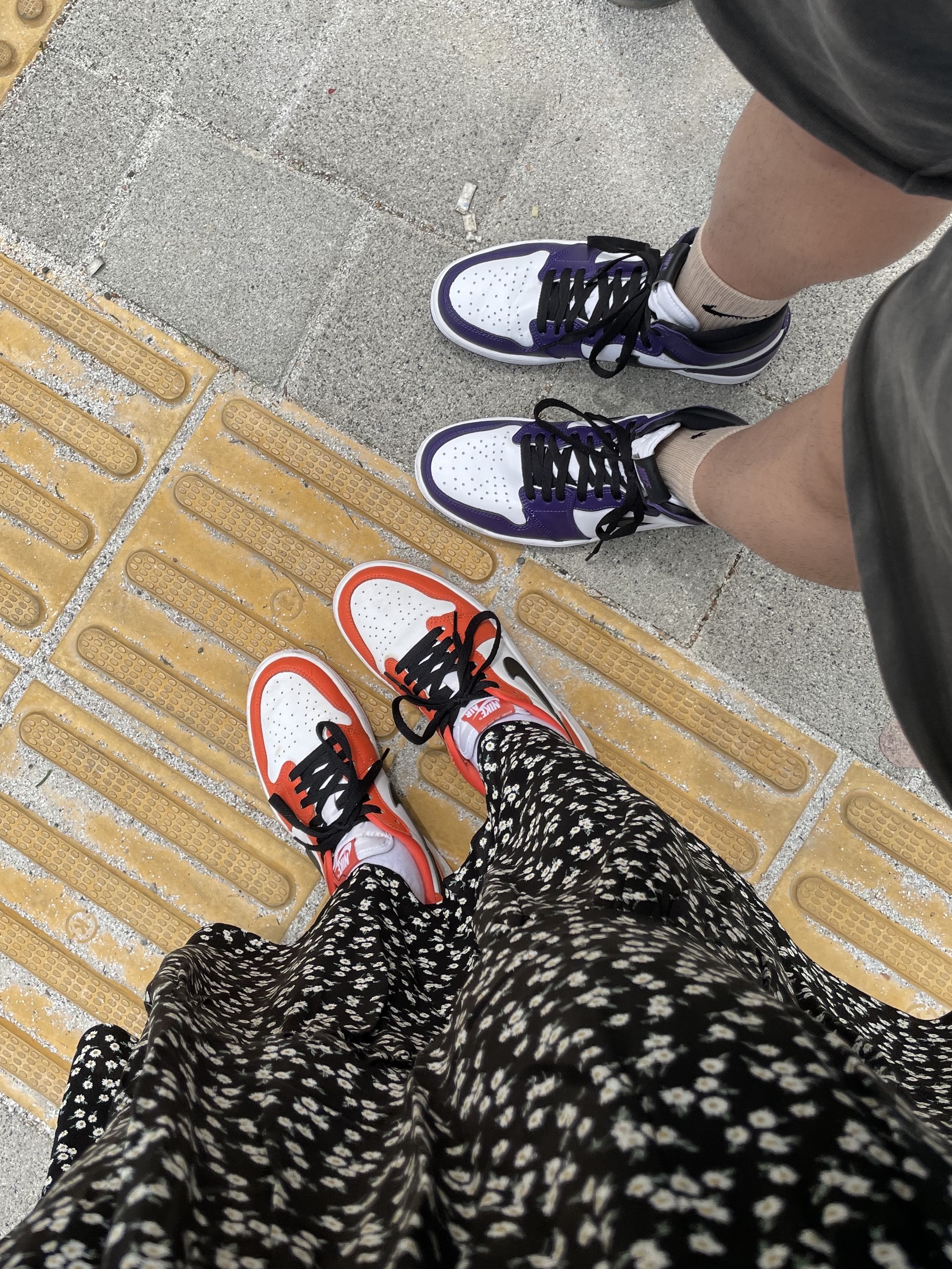 (W) Jordan 1 Low OG Starfish, Jordan 1 Retro High OG Court Purple 2020 착용 스타일