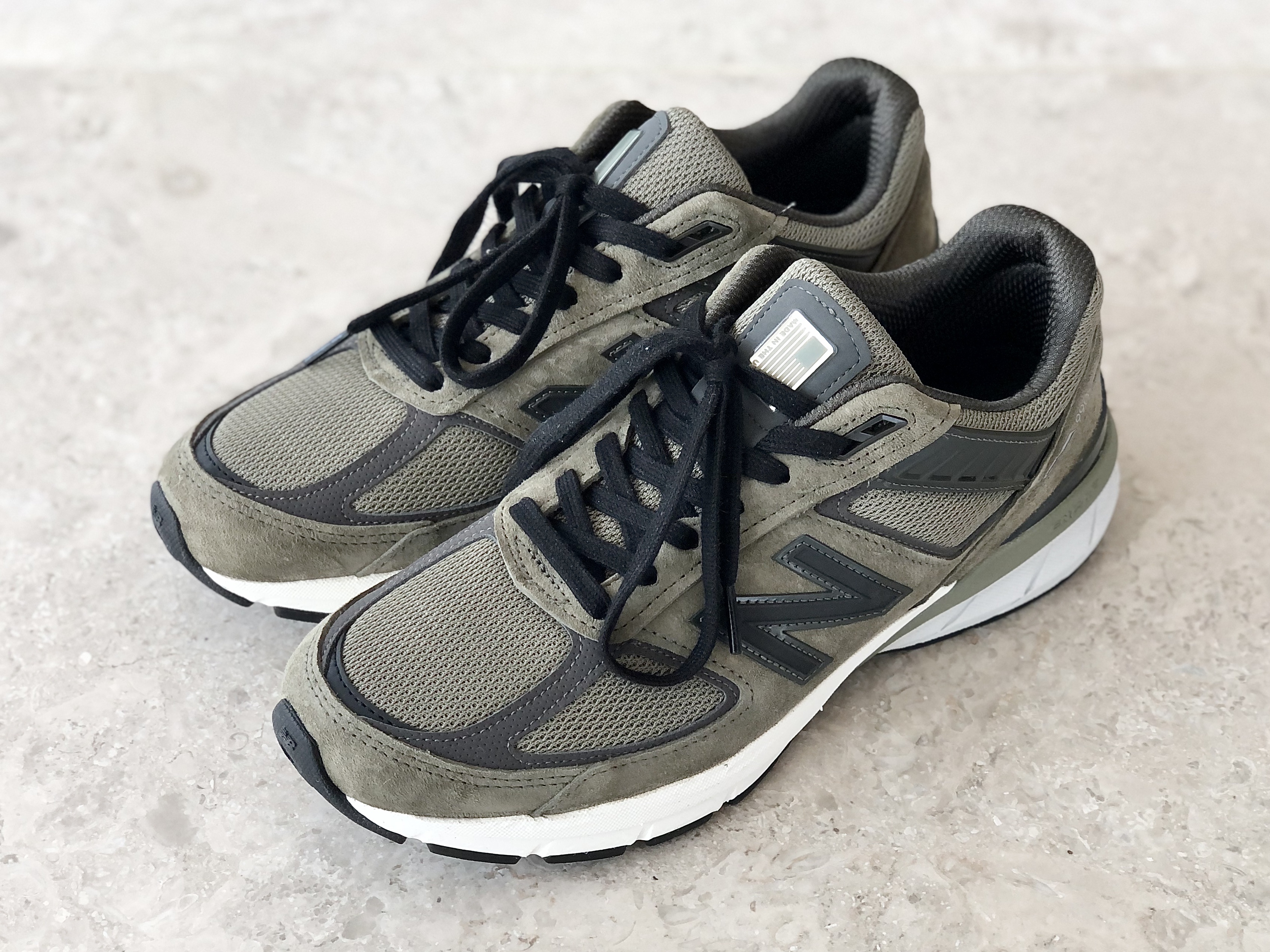 New Balance 990v5 Made in USA Khaki 착용 스타일