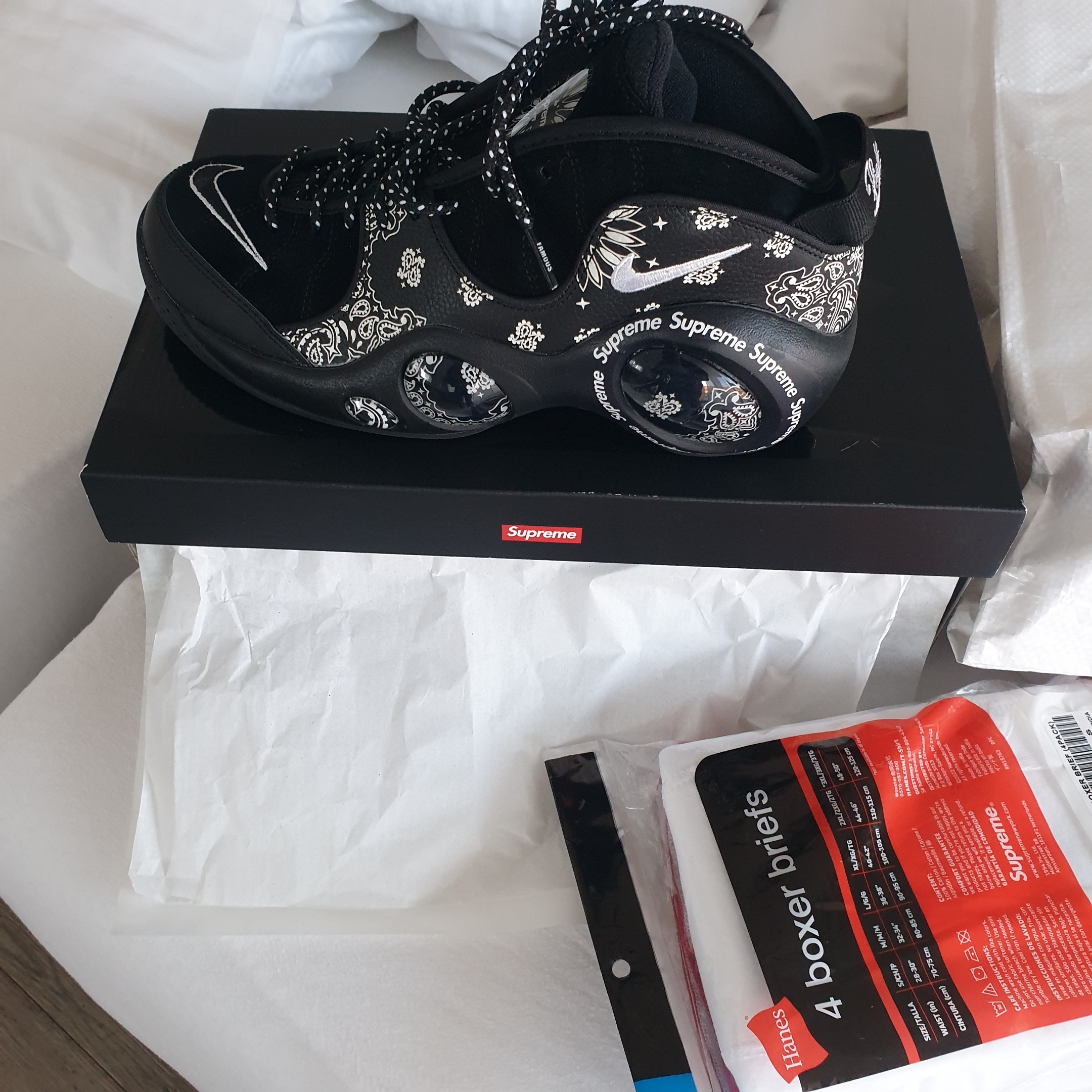 Nike x Supreme Air Zoom Flight 95 SP Black, Supreme Hanes Boxer Briefs White (4 Pack) 착용 스타일