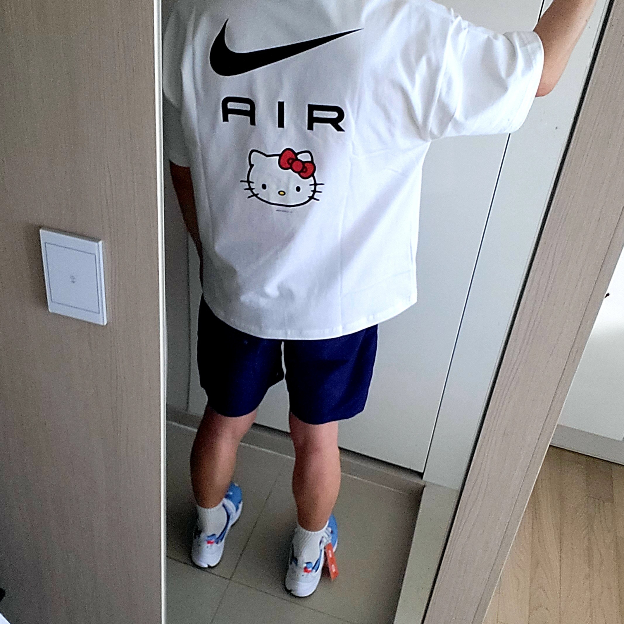 Nike x Hello Kitty NRG Air T-Shirt White - Asia, Nike x Hello Kitty Air Presto University Blue 착용 스타일 - 3