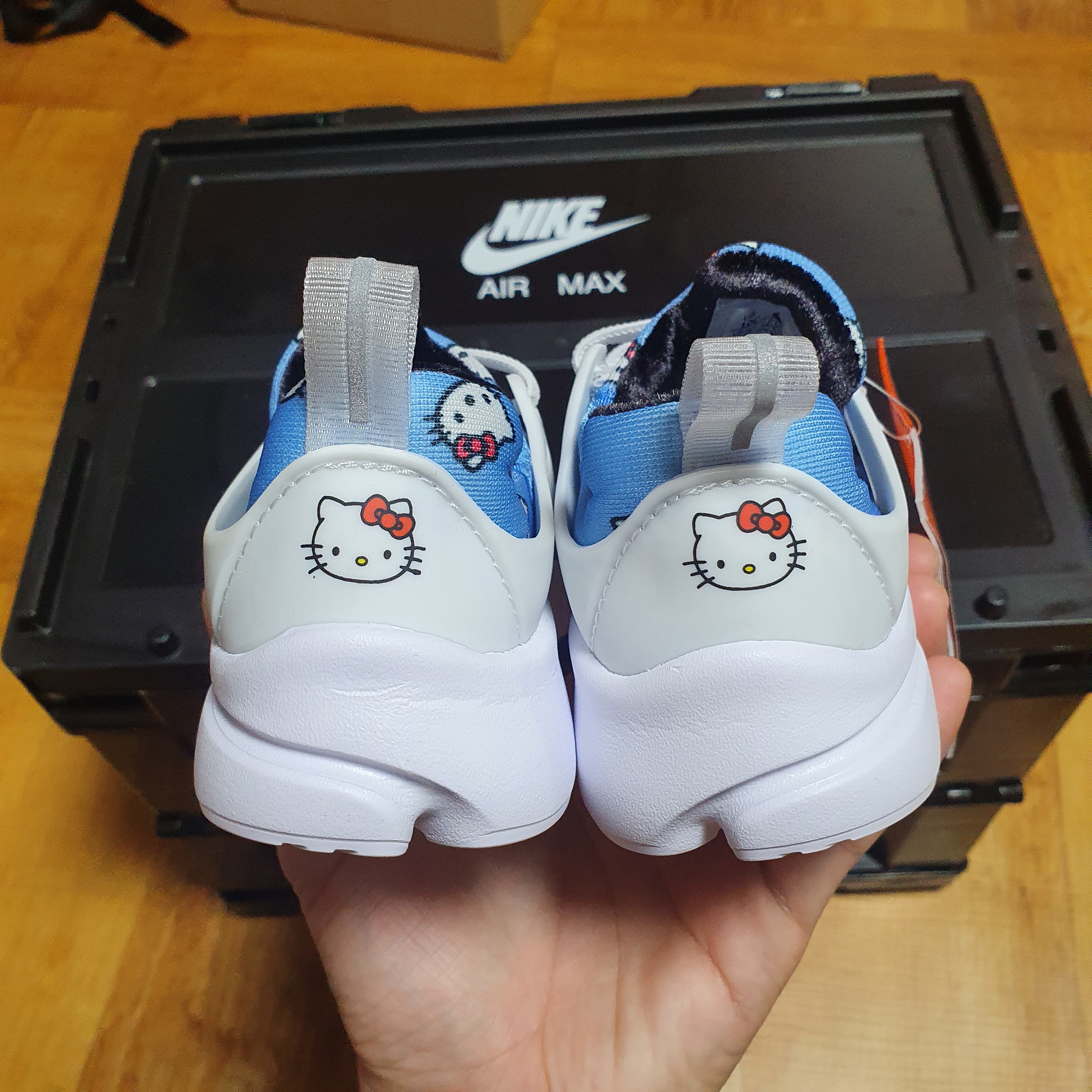 (TD) Nike x Hello Kitty Air Presto University Blue 착용 스타일 - 2