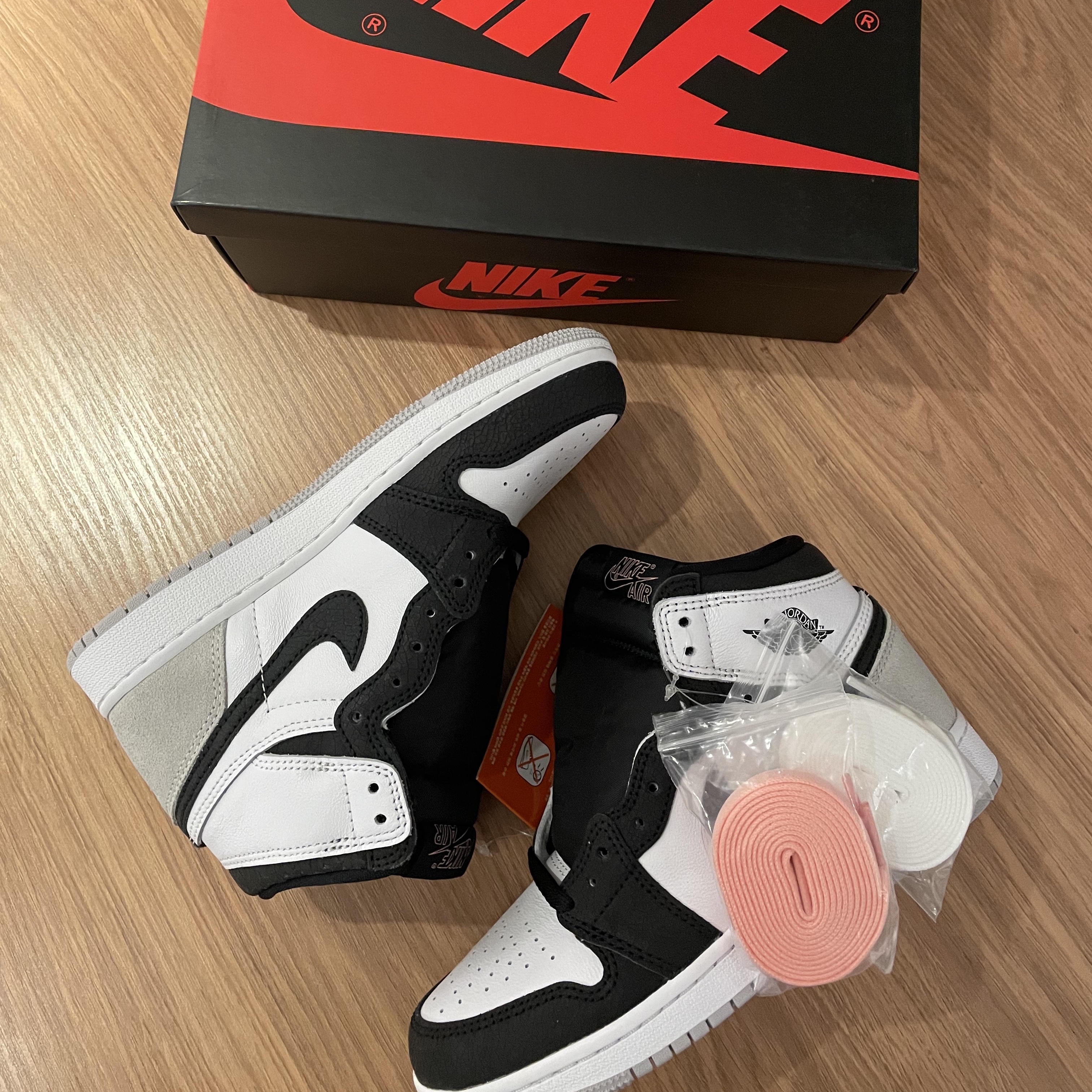 (GS) Jordan 1 Retro High OG Bleached Coral 착용 스타일