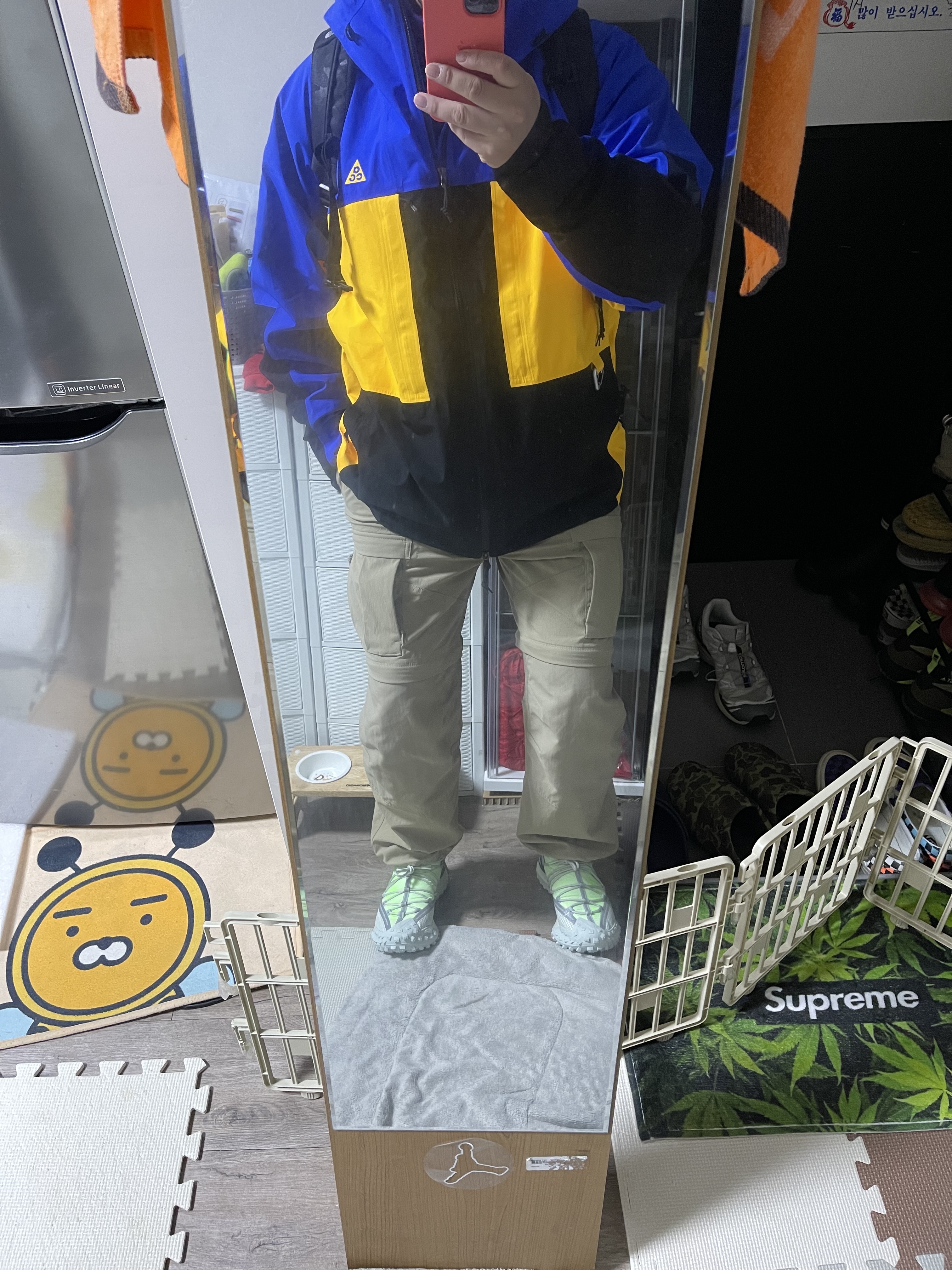 Nike ACG Smith Summit Pants Khaki - Asia, Nike ACG Gore-Tex Misery Ridge Jacket Hyper Royal - US/EU 착용 스타일