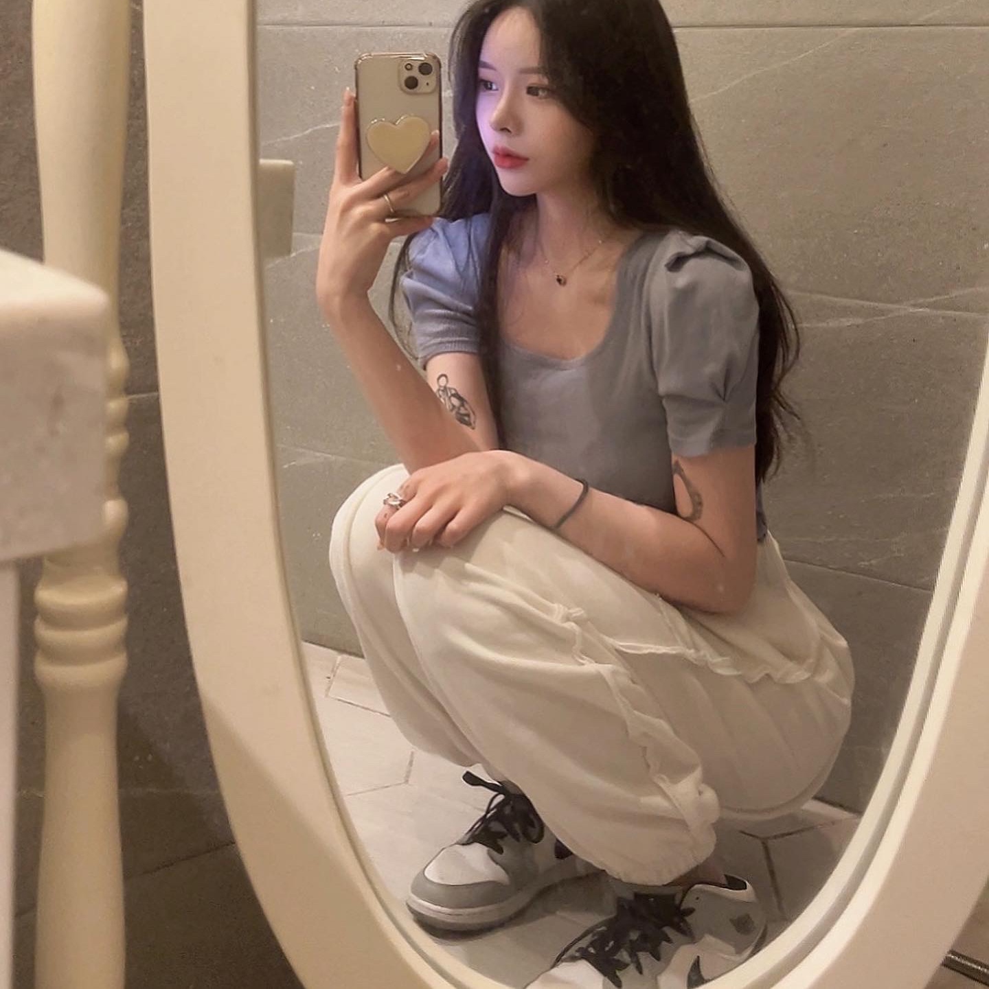 Jordan 1 Mid Light Smoke Grey 착용 스타일 - 2