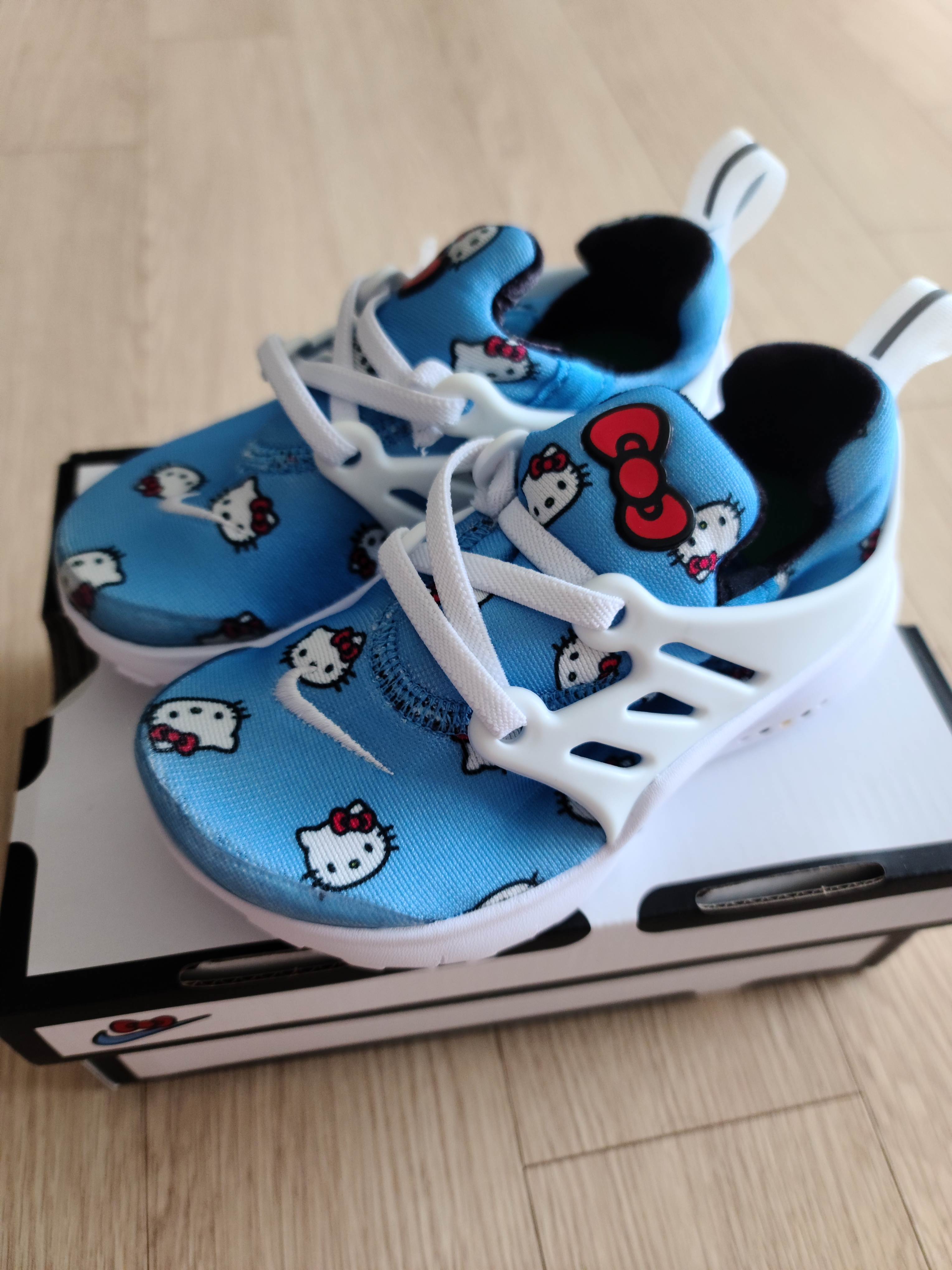 (TD) Nike x Hello Kitty Air Presto University Blue 착용 스타일 - 2