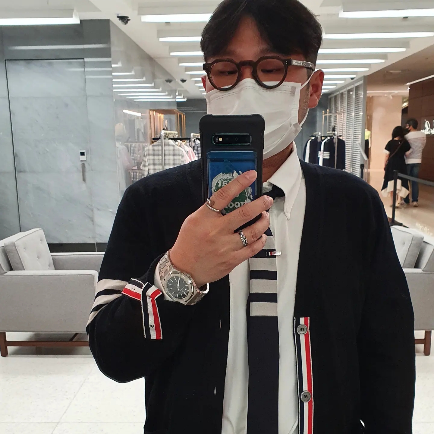 Thom Browne Cotton Suiting Engineered 4-Bar Tie Navy 착용 스타일