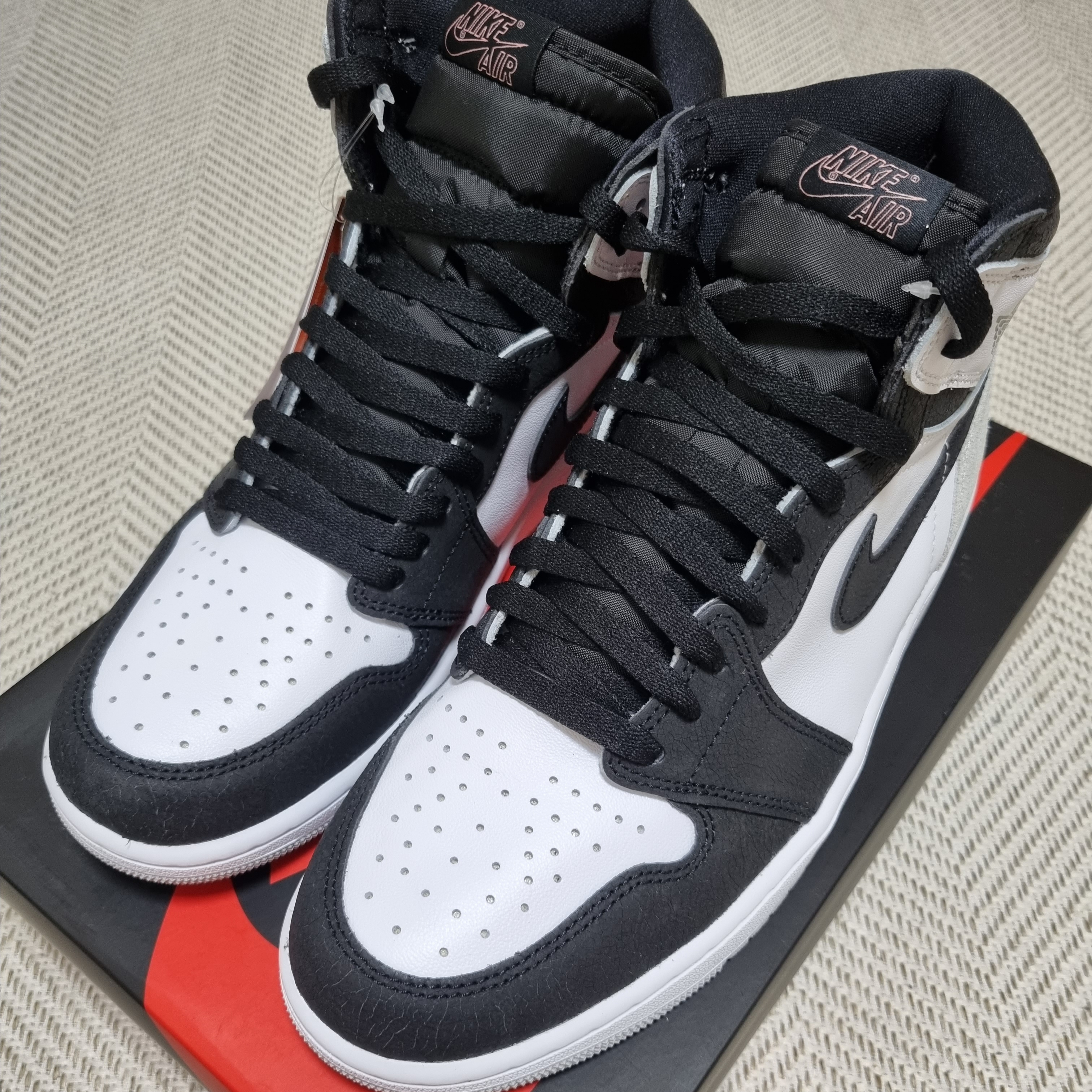 Jordan 1 Retro High OG Bleached Coral 착용 스타일 - 5