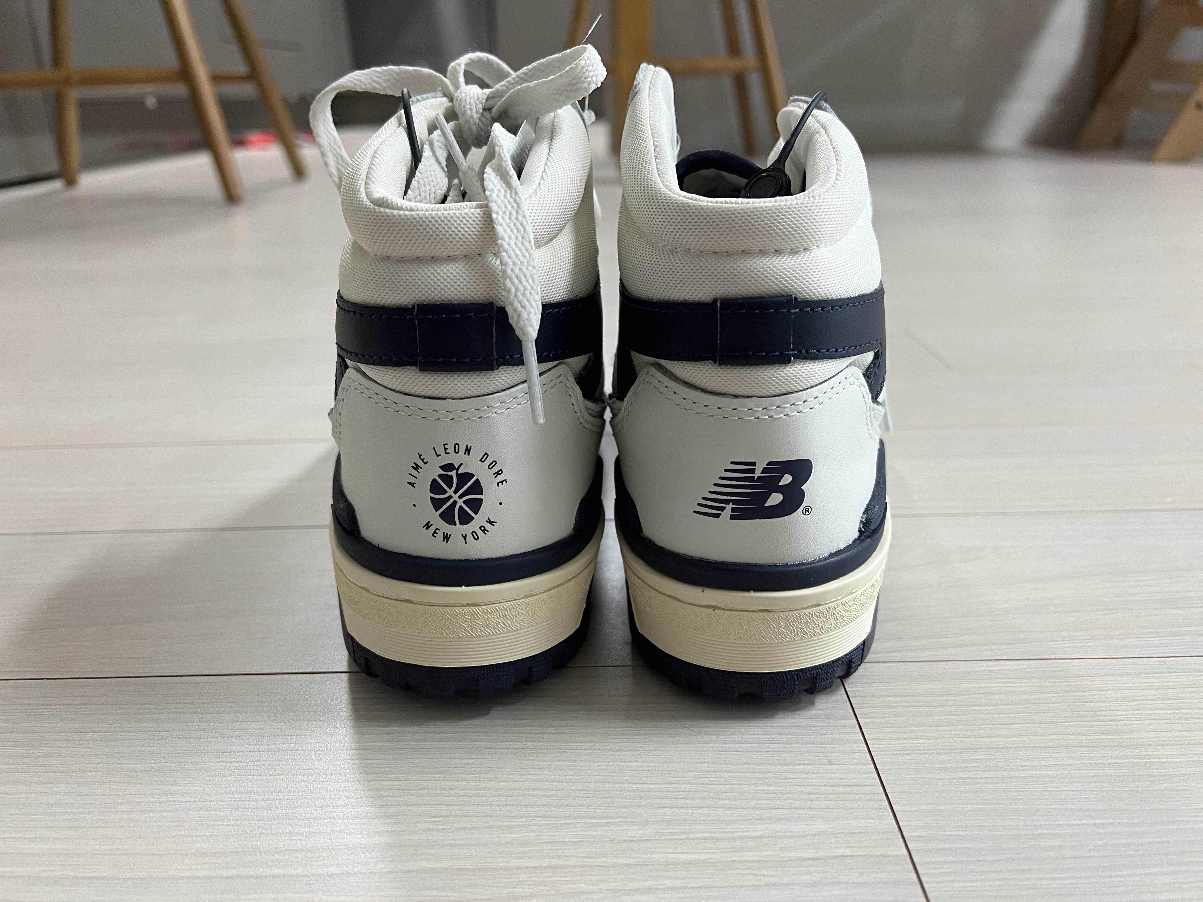 New Balance x Aime Leon Dore 650R White Navy 착용 스타일 - 3