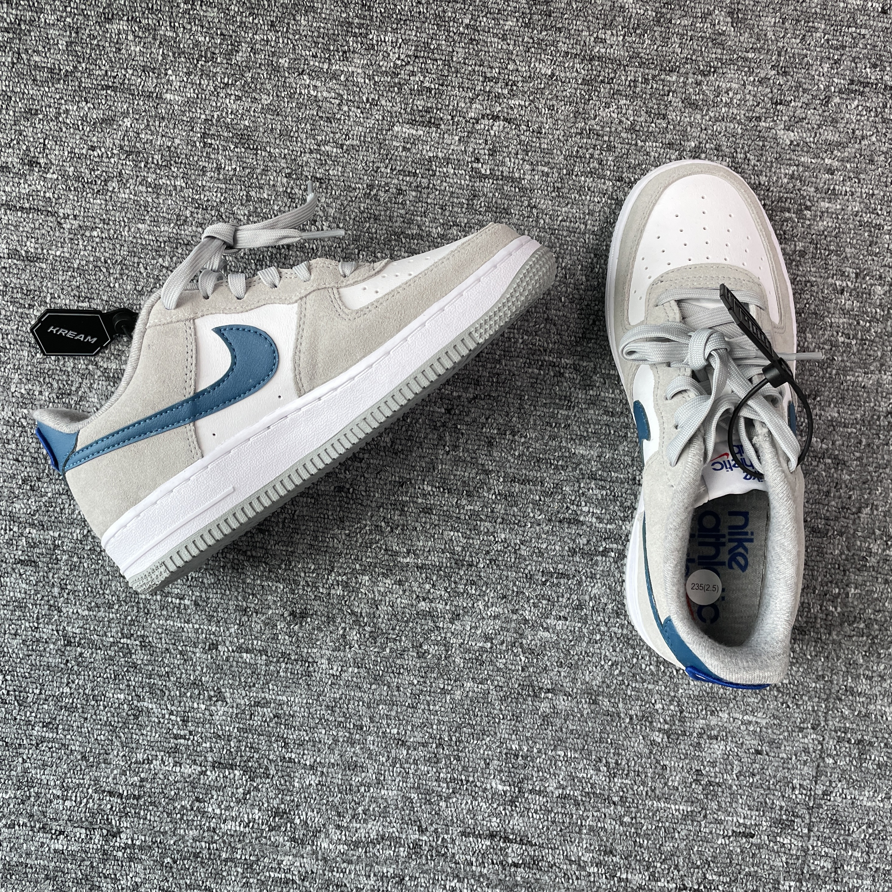 Nike Air Force 1 '07 LV8 Athletic Club Light Smoke Grey Marina, (GS) Nike Air Force 1 LV8 Athletic Club Light Smoke Grey Marina 착용 스타일