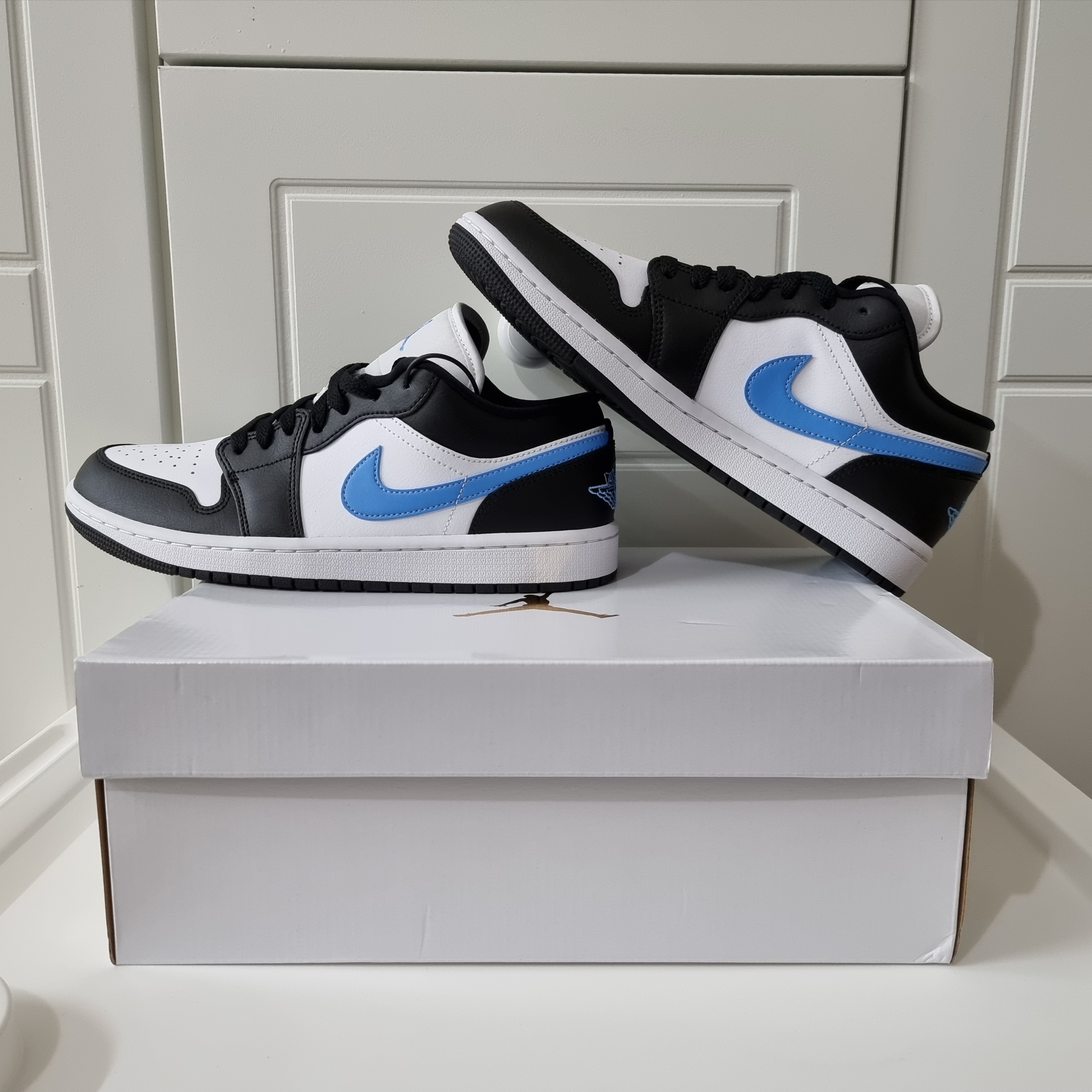 (W) Jordan 1 Low Black University Blue 착용 스타일