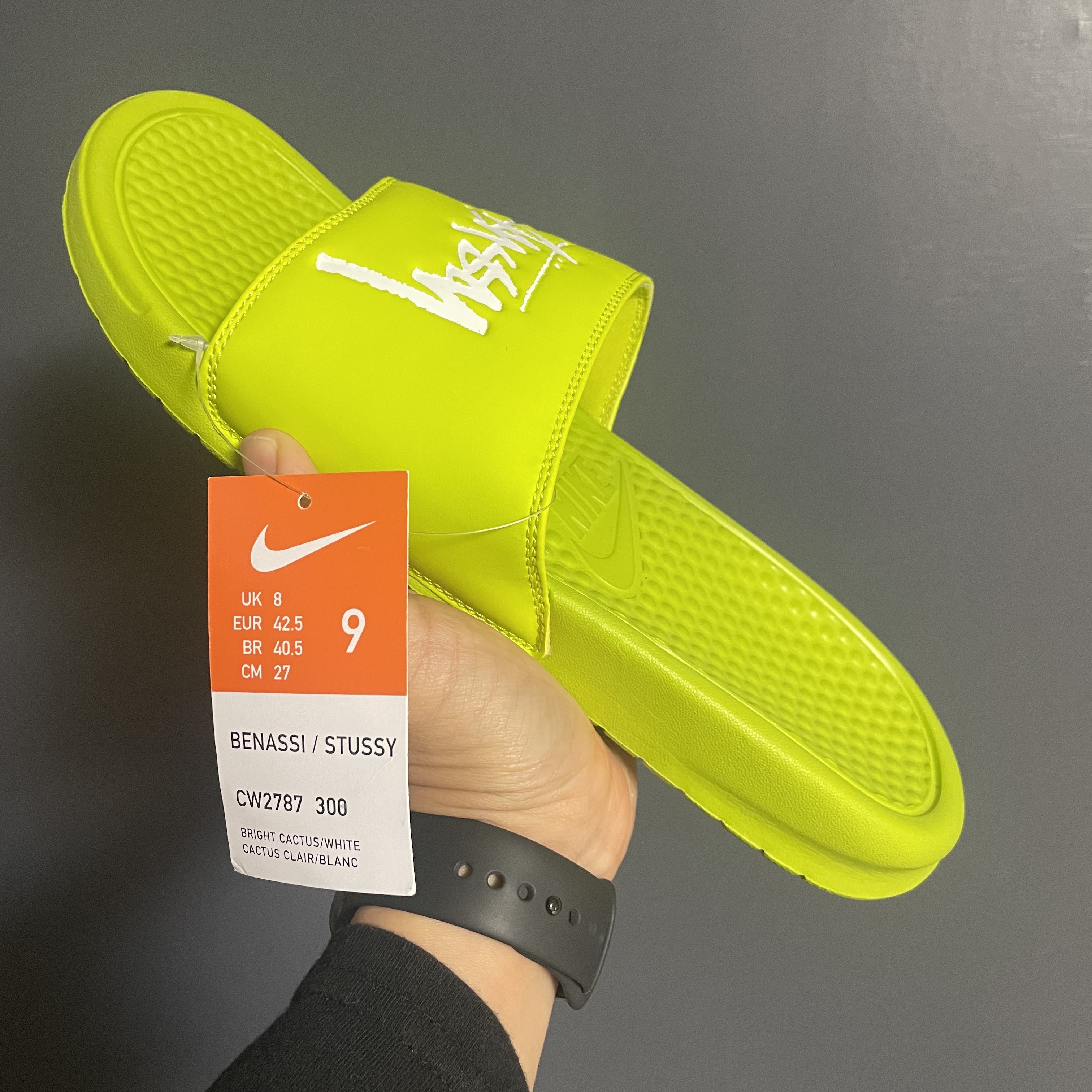 Nike x Stussy Benassi Slide Volt 착용 스타일