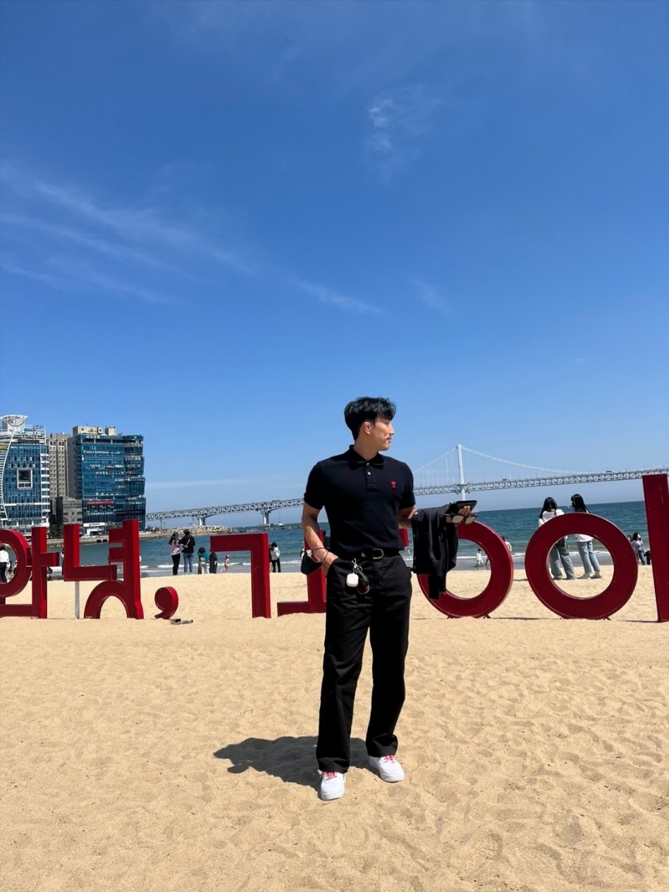 AMI de Coeur Polo Shirt Black, Nike x Supreme Air Force 1 Low White 착용 스타일 - 1