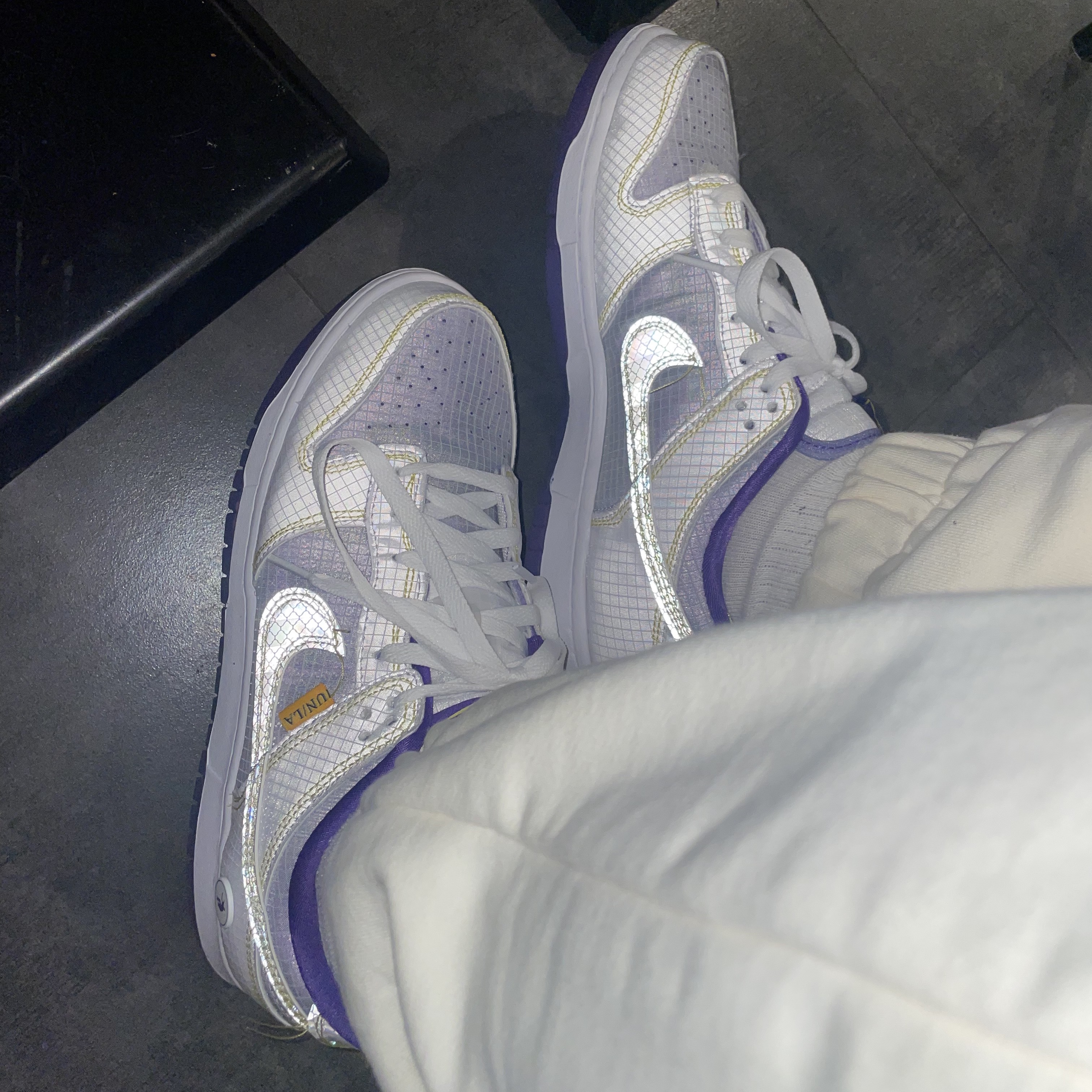 Nike x Union Dunk Low Passport Pack Court Purple White, IAB Studio Pigment Crewneck Black 착용 스타일 - 2