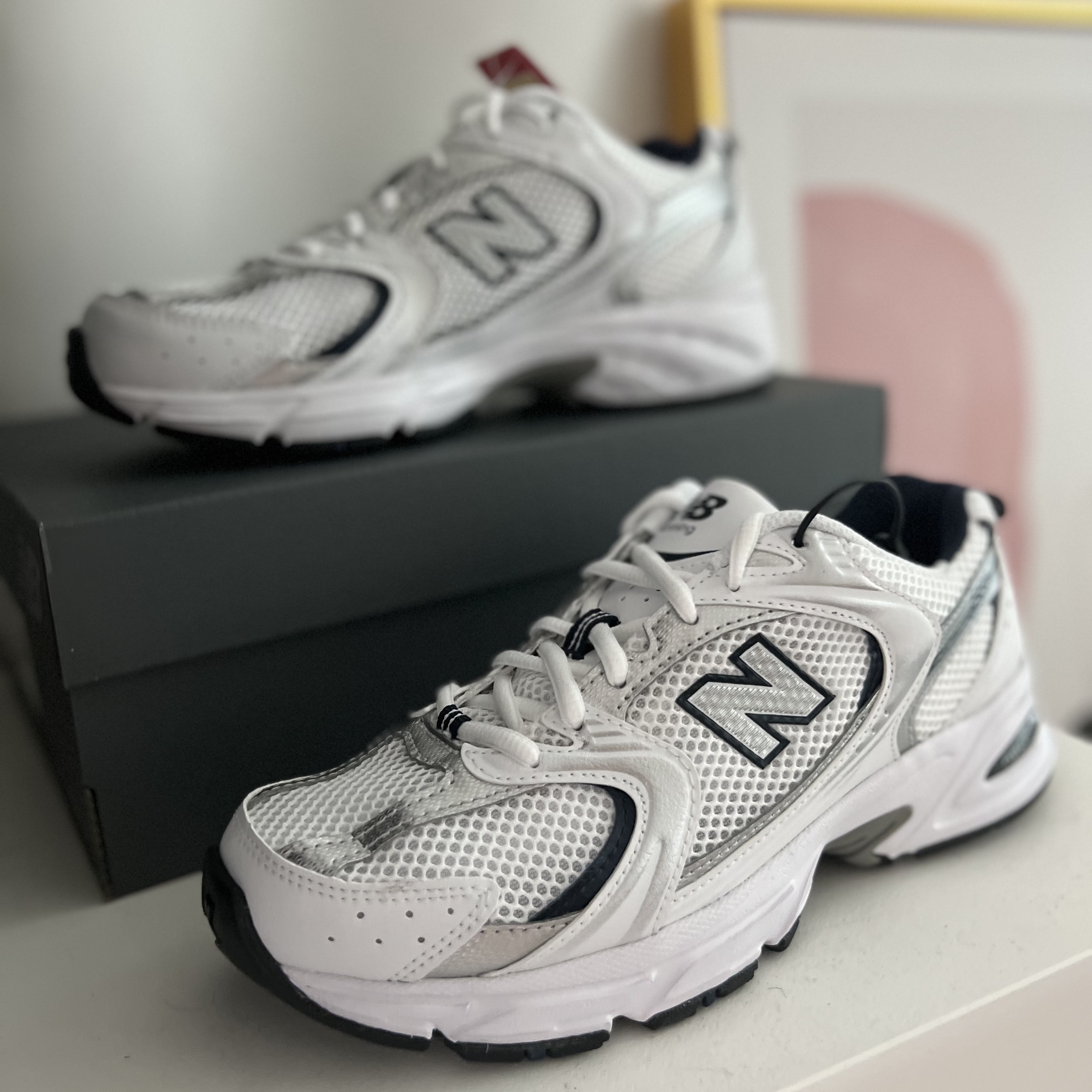 New Balance 530 White 착용 스타일 - 2