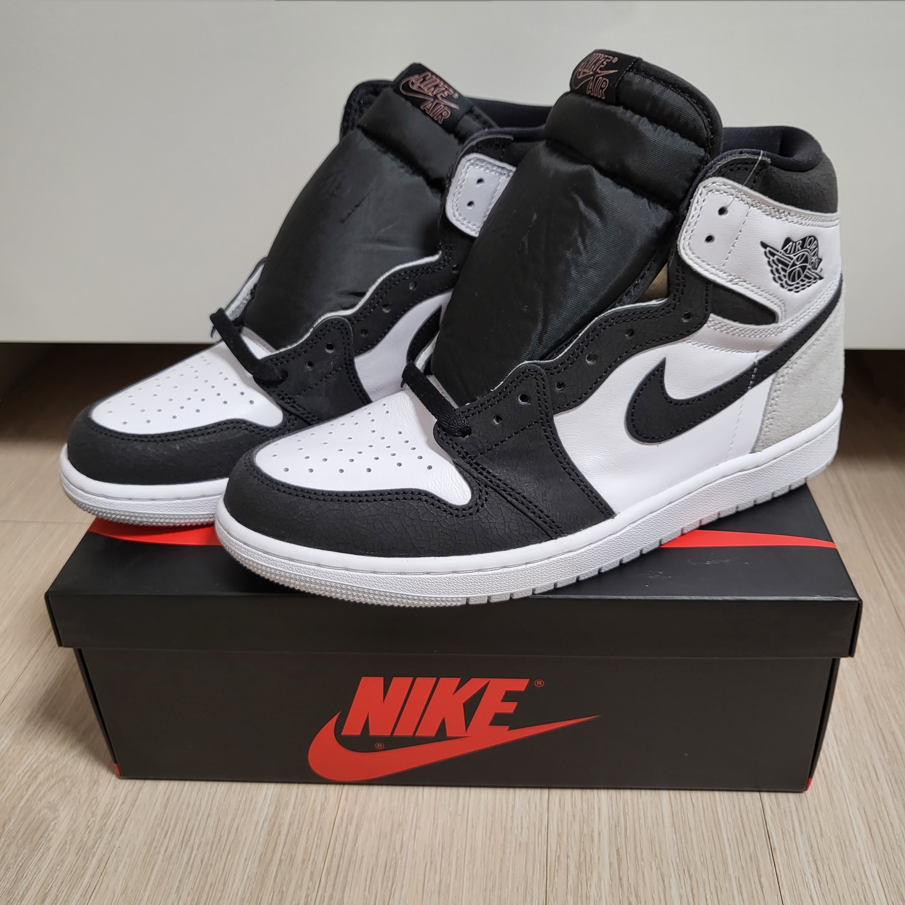 Jordan 1 Retro High OG Bleached Coral 착용 스타일