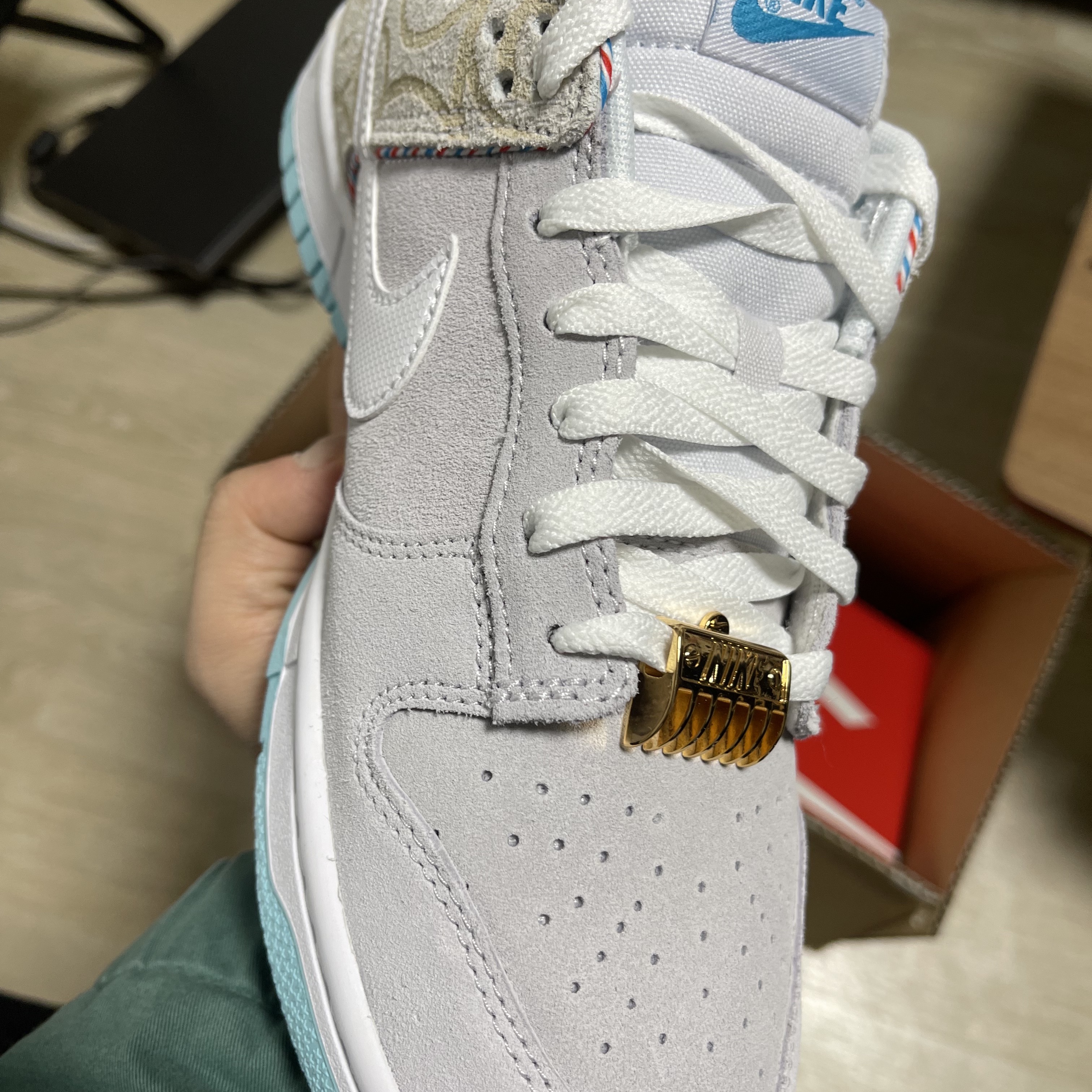 Nike Dunk Low Retro SE Barber Shop Grey 착용 스타일 - 2