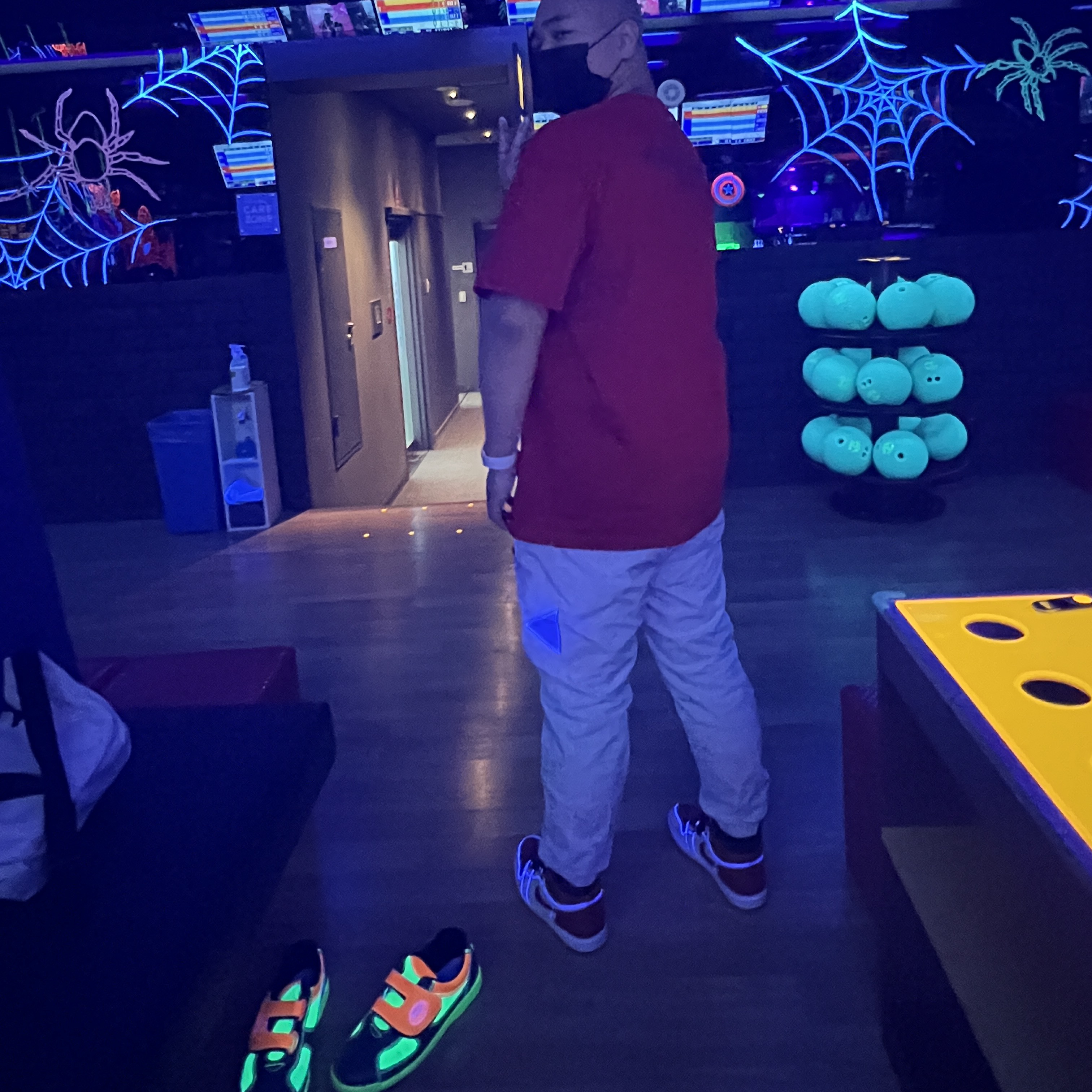 Wooyoungmi White Back Logo T-Shirt Black - 22SS, Jordan 1 Retro High OG Heritage 착용 스타일 - 2