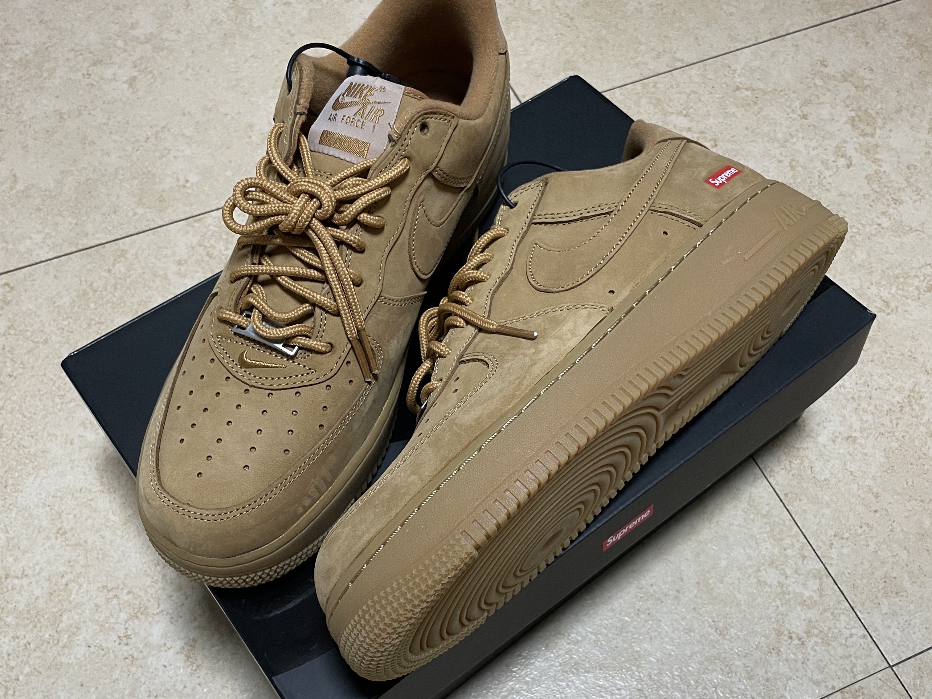 Nike x Supreme Air Force 1 Low Flax 착용 스타일 - 2