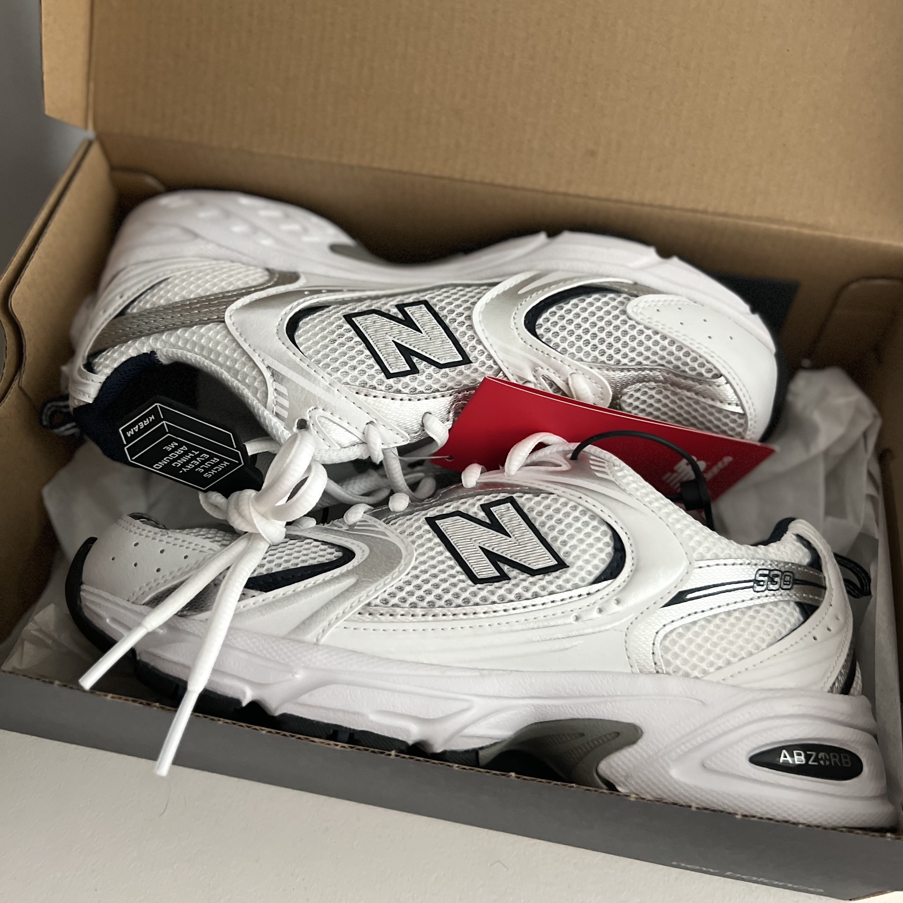 New Balance 530 White 착용 스타일 - 3
