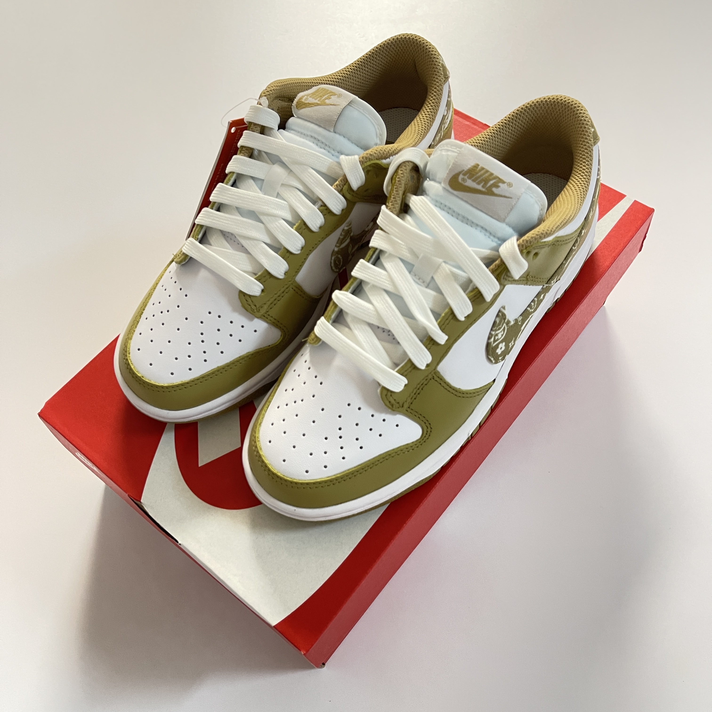 (W) Nike Dunk Low Essential Barley Paisley 착용 스타일 - 3